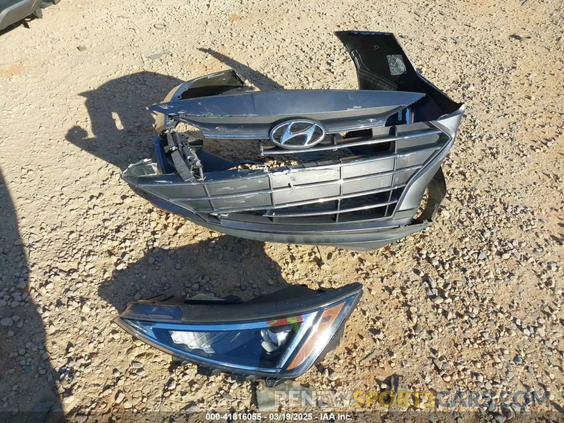 11 Photograph of a damaged car 5NPD84LFXKH492446 HYUNDAI ELANTRA 2019