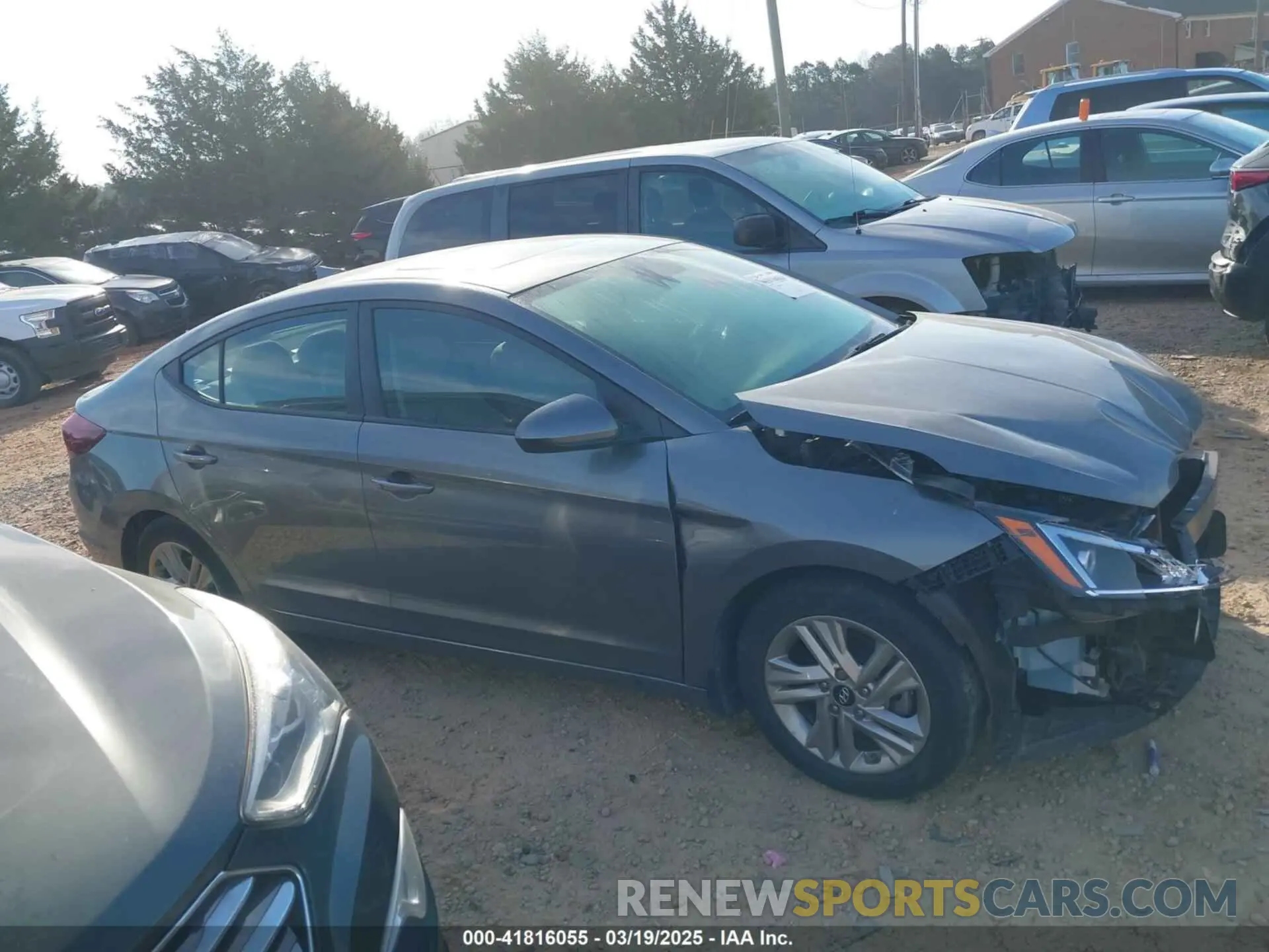 13 Photograph of a damaged car 5NPD84LFXKH492446 HYUNDAI ELANTRA 2019