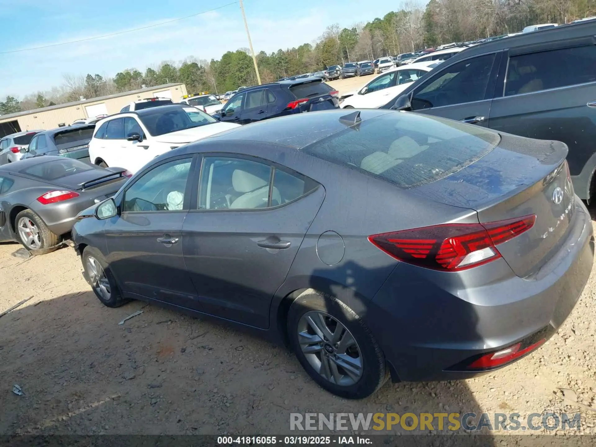 14 Photograph of a damaged car 5NPD84LFXKH492446 HYUNDAI ELANTRA 2019