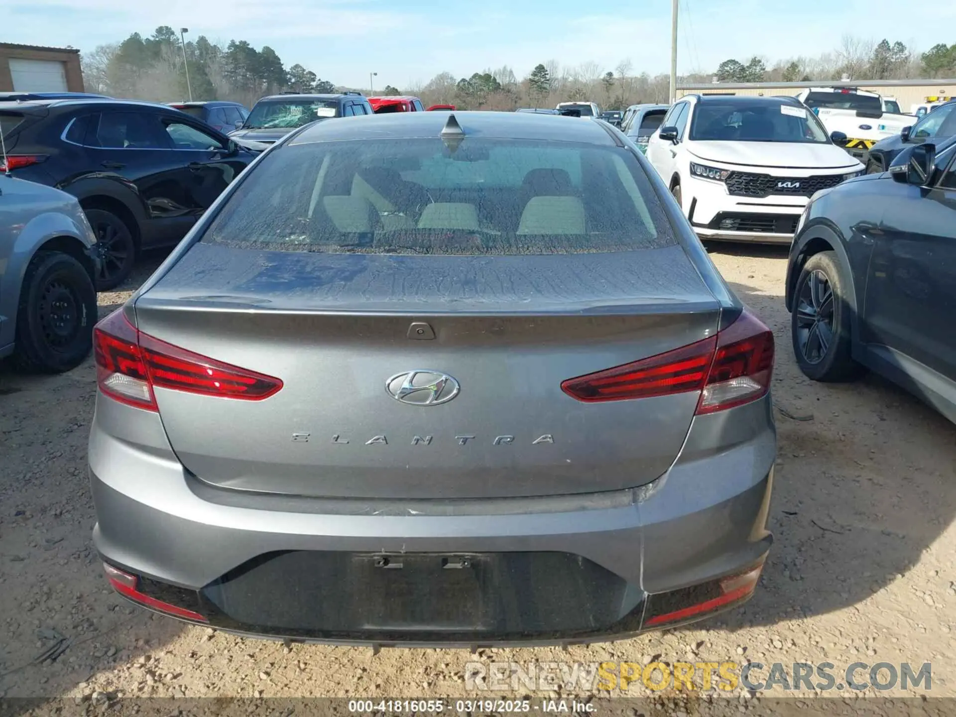 16 Photograph of a damaged car 5NPD84LFXKH492446 HYUNDAI ELANTRA 2019