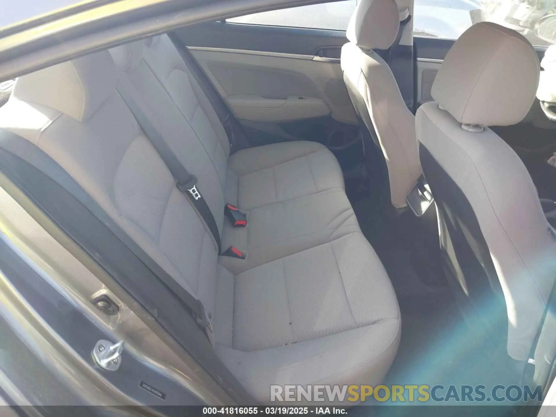 8 Photograph of a damaged car 5NPD84LFXKH492446 HYUNDAI ELANTRA 2019
