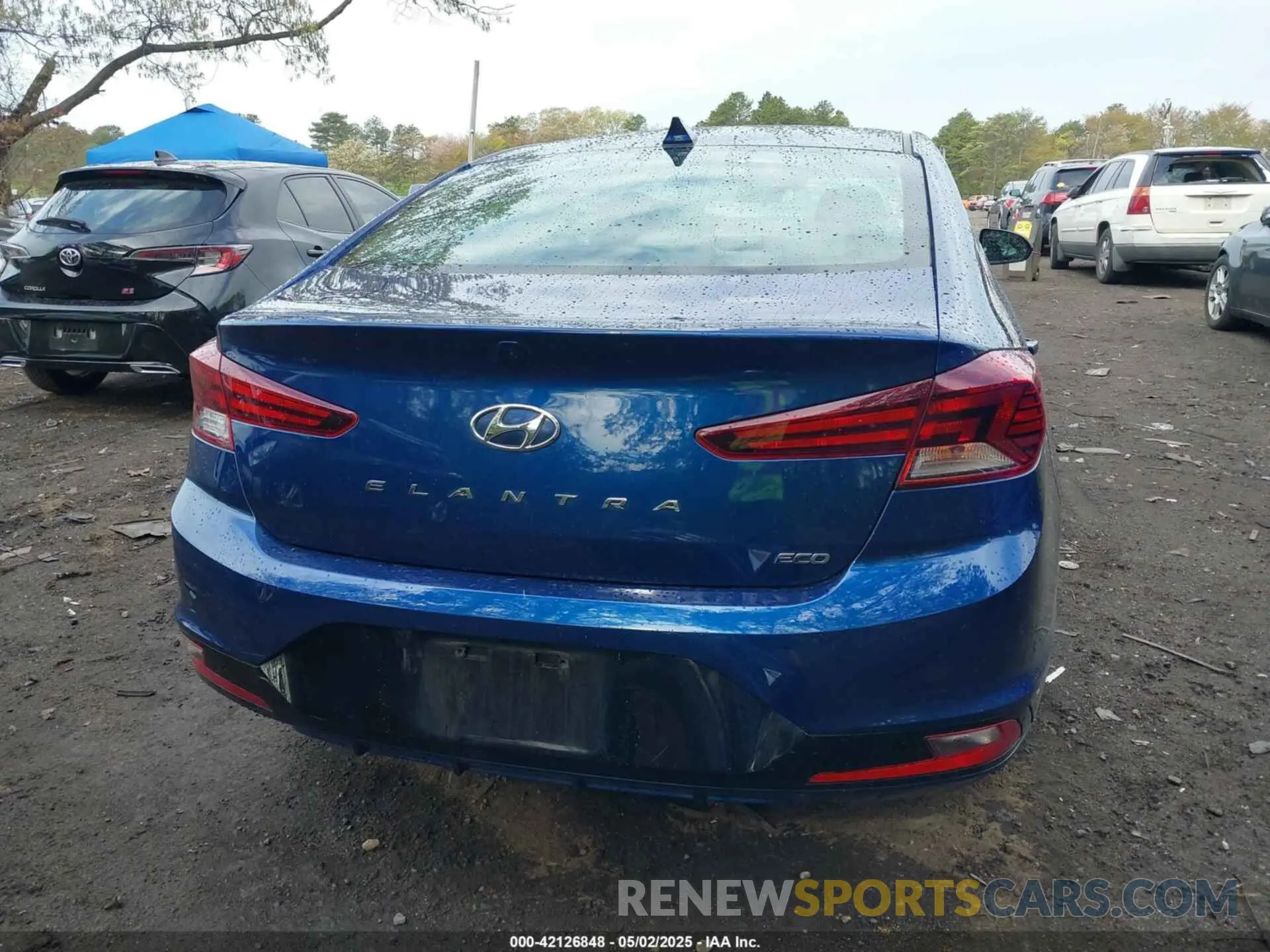 17 Photograph of a damaged car 5NPD94LA3KH417458 HYUNDAI ELANTRA 2019