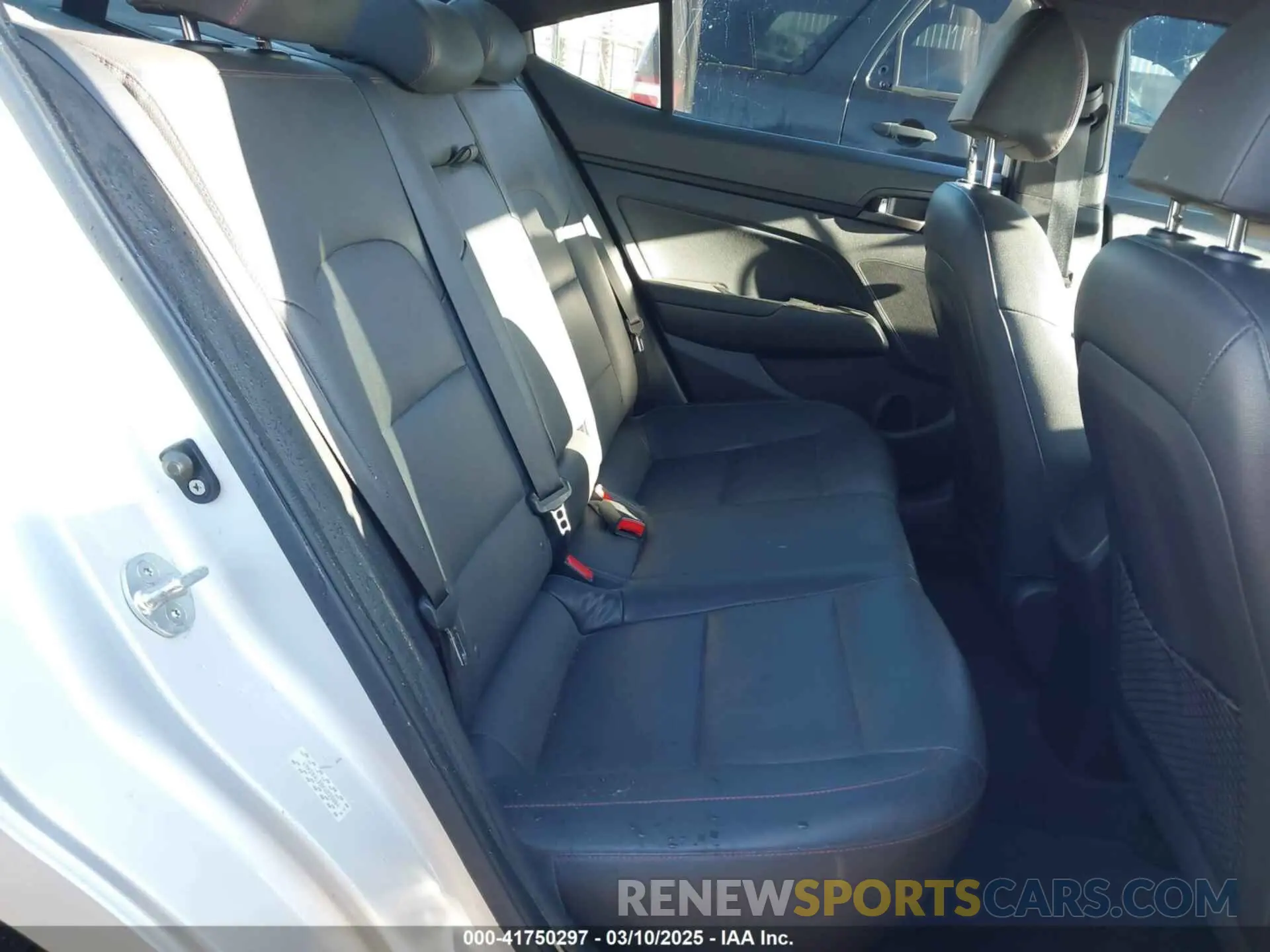 8 Photograph of a damaged car KMHD04LB8KU839004 HYUNDAI ELANTRA 2019