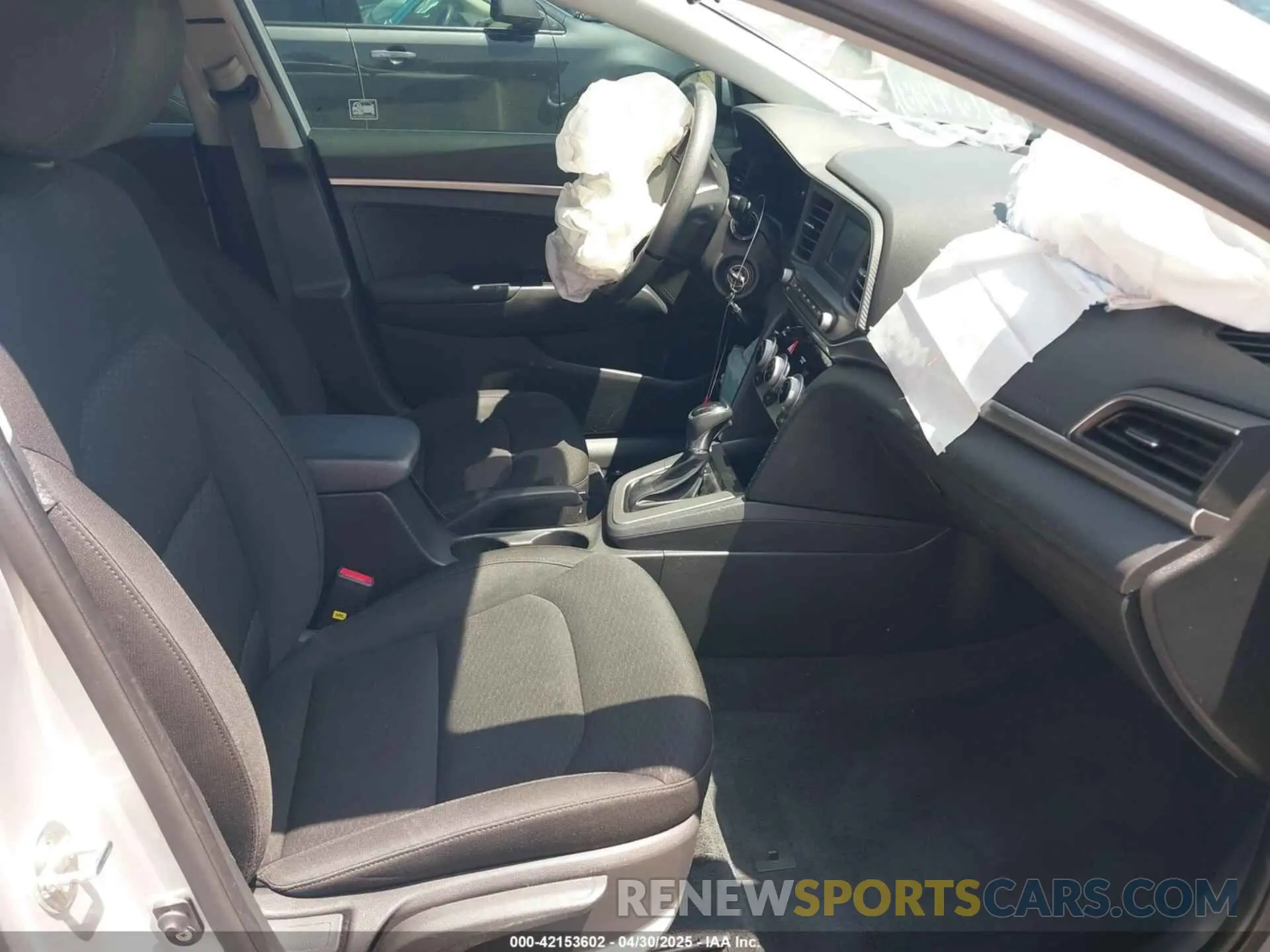 5 Photograph of a damaged car KMHD74LF0KU790413 HYUNDAI ELANTRA 2019