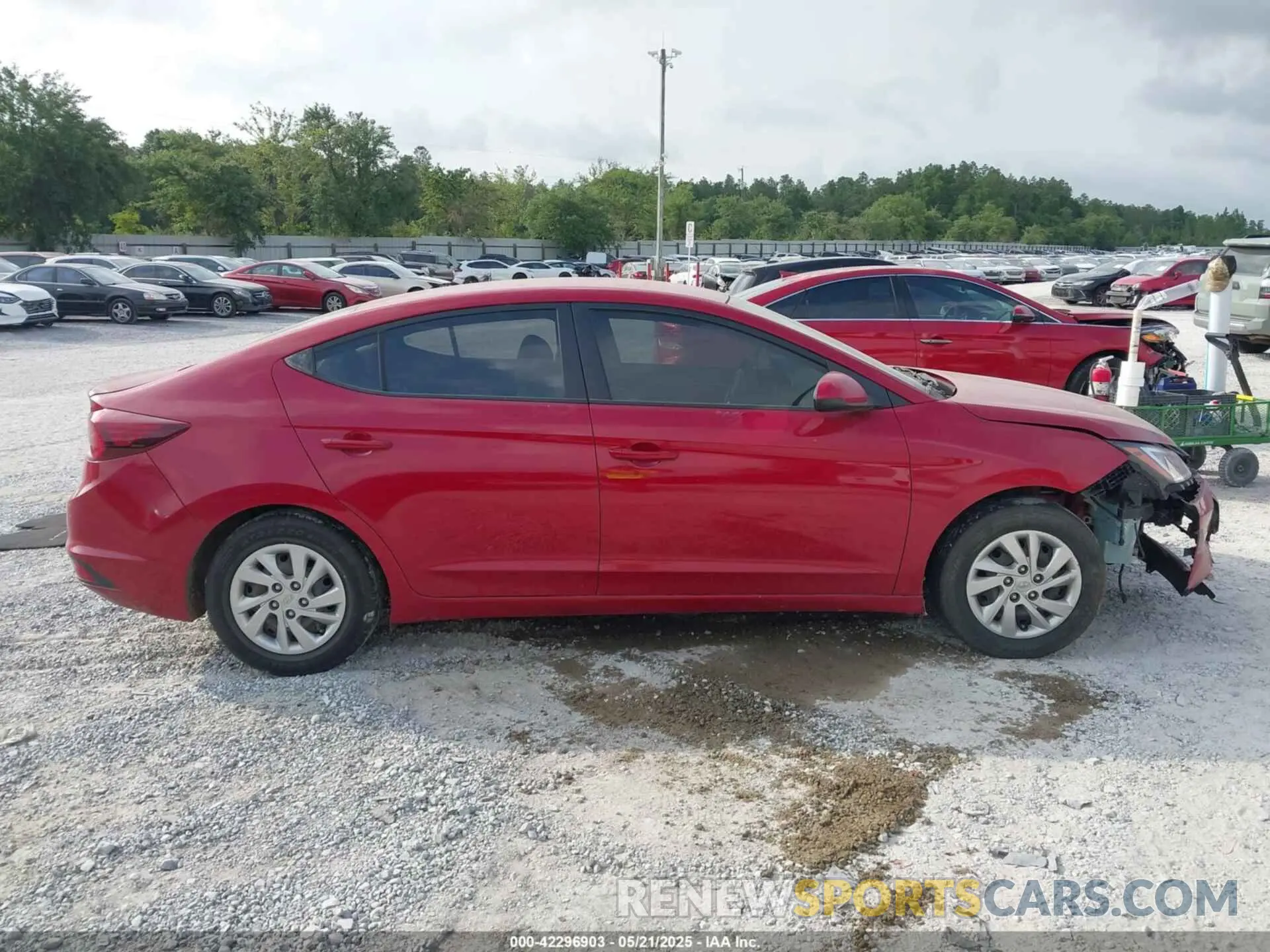 13 Photograph of a damaged car KMHD74LF0KU859083 HYUNDAI ELANTRA 2019