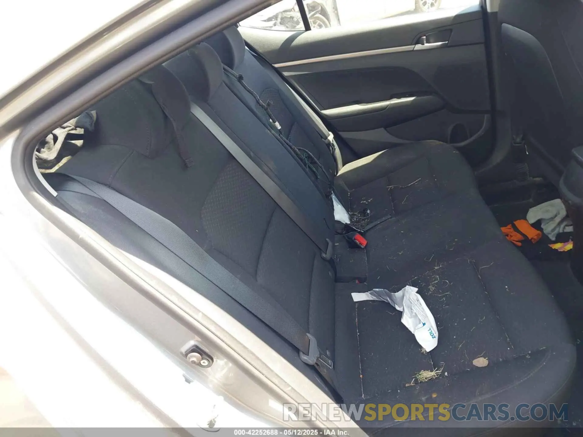 8 Photograph of a damaged car KMHD74LF1KU777590 HYUNDAI ELANTRA 2019