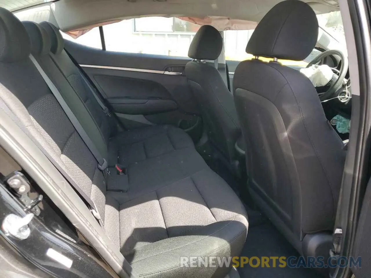 10 Photograph of a damaged car KMHD74LF1KU777945 HYUNDAI ELANTRA 2019