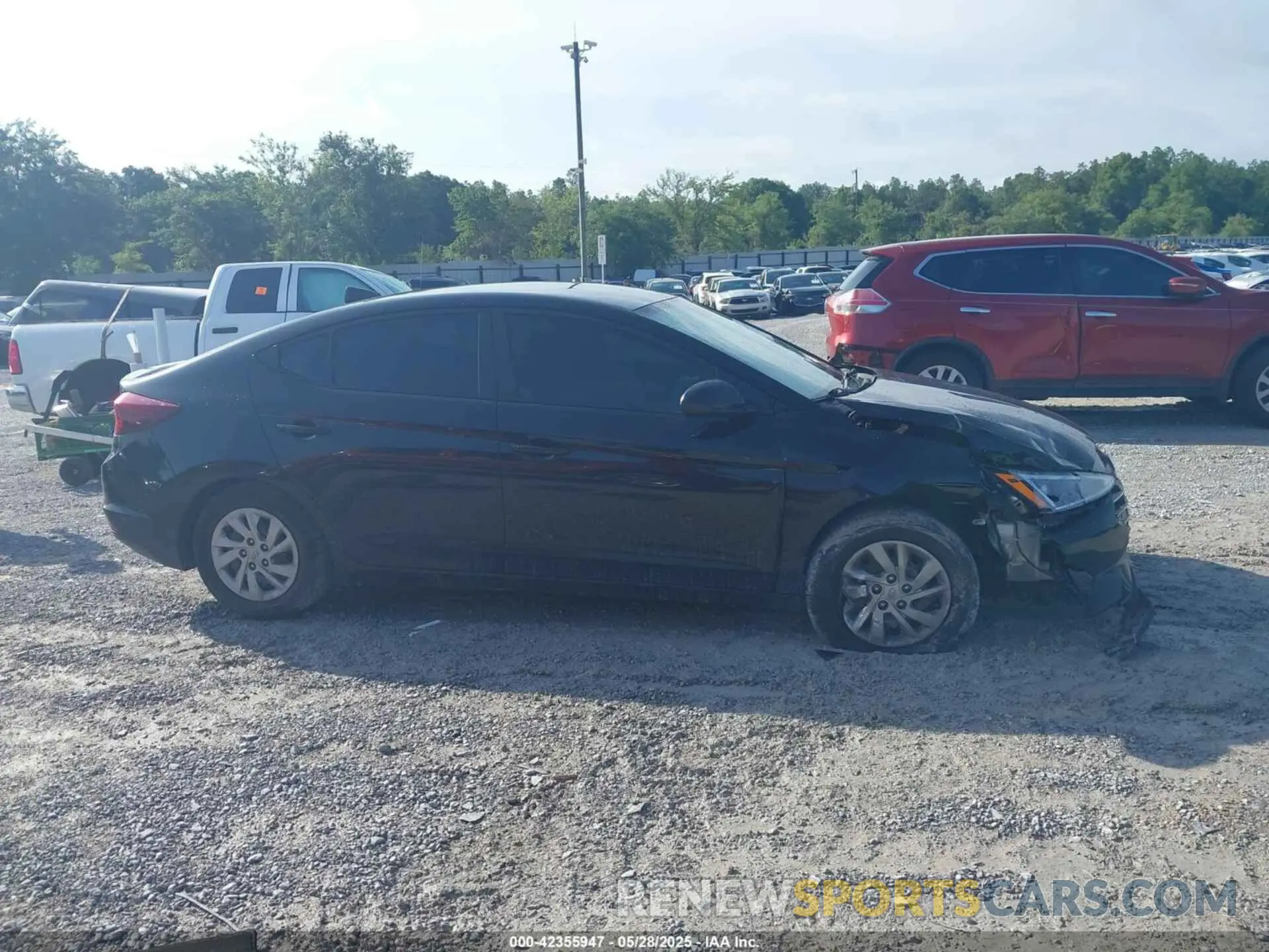 13 Photograph of a damaged car KMHD74LF1KU792350 HYUNDAI ELANTRA 2019