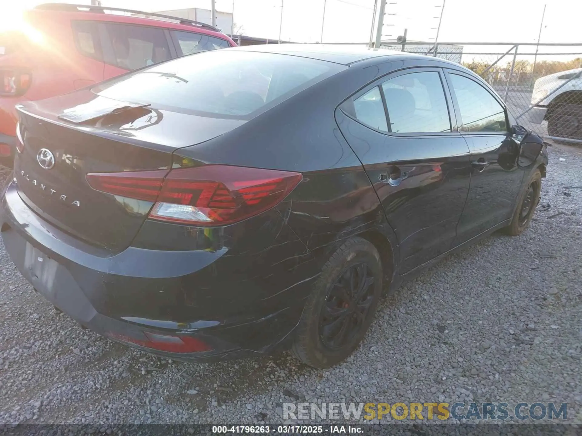4 Photograph of a damaged car KMHD74LF2KU782992 HYUNDAI ELANTRA 2019