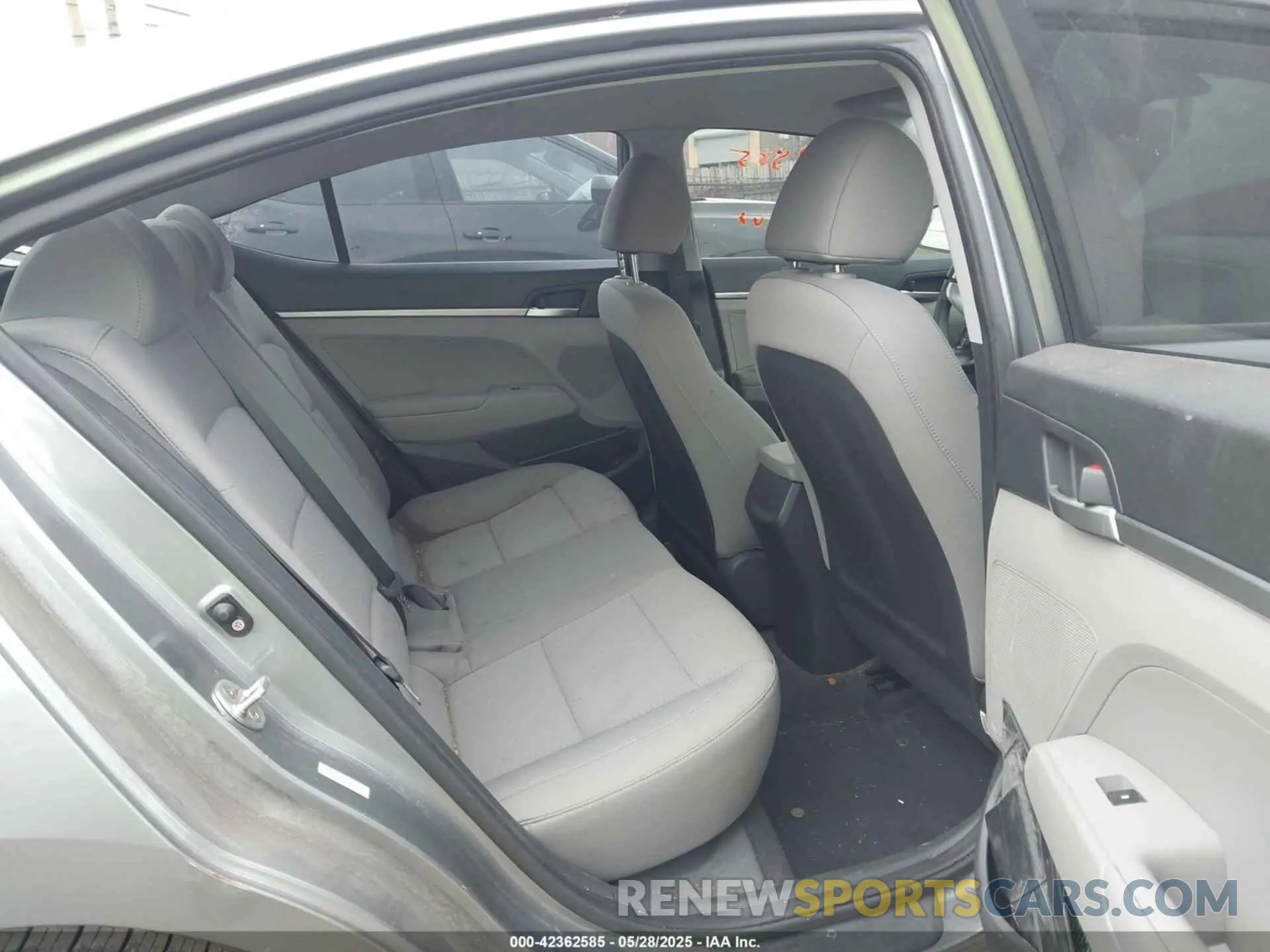 8 Photograph of a damaged car KMHD74LF2KU811441 HYUNDAI ELANTRA 2019