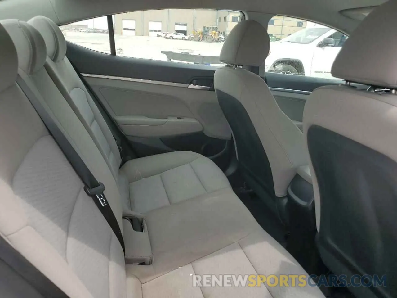10 Photograph of a damaged car KMHD74LF2KU815389 HYUNDAI ELANTRA 2019
