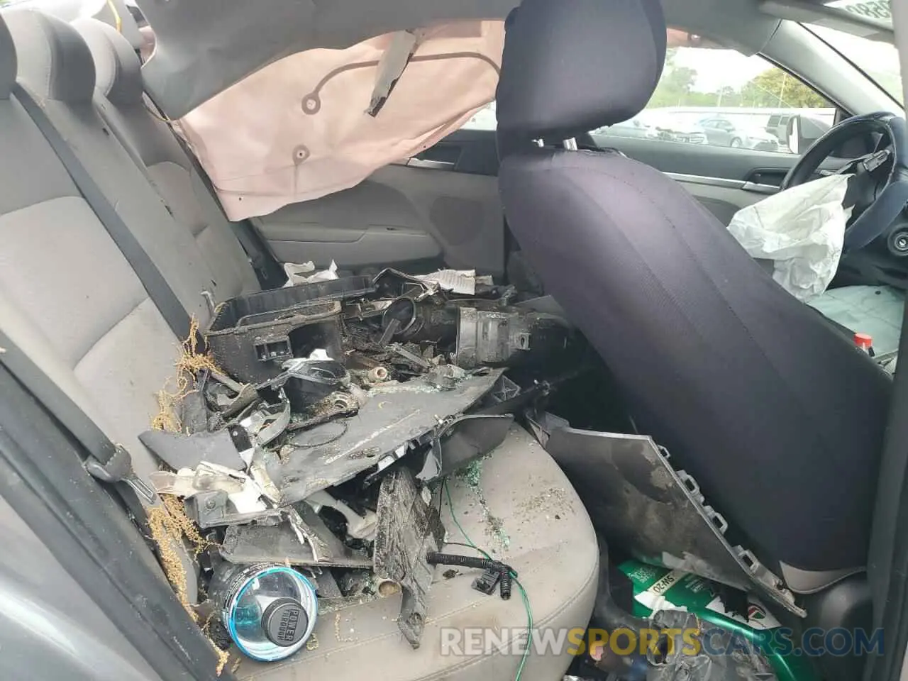 11 Photograph of a damaged car KMHD74LF2KU818938 HYUNDAI ELANTRA 2019