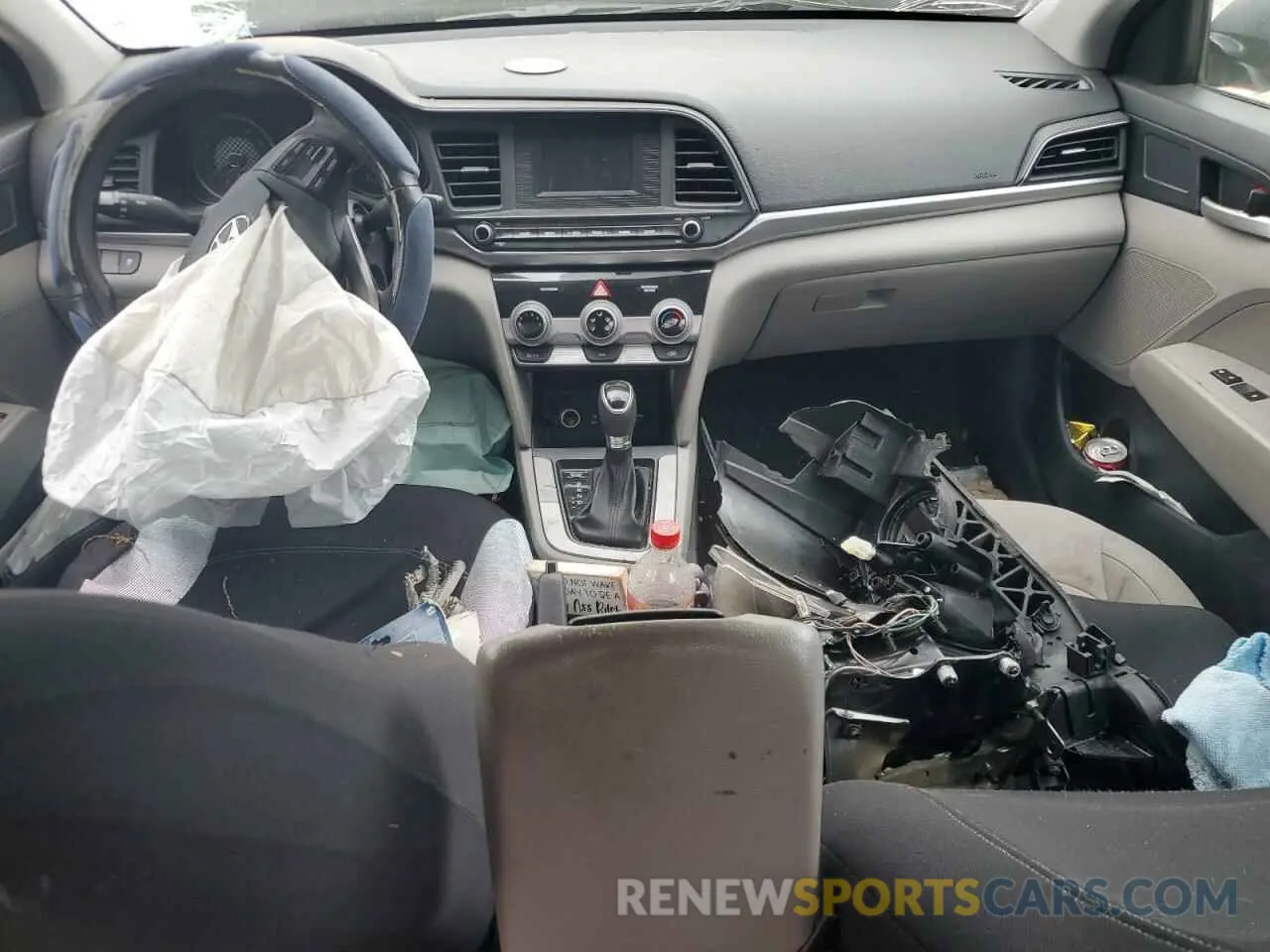 8 Photograph of a damaged car KMHD74LF2KU818938 HYUNDAI ELANTRA 2019