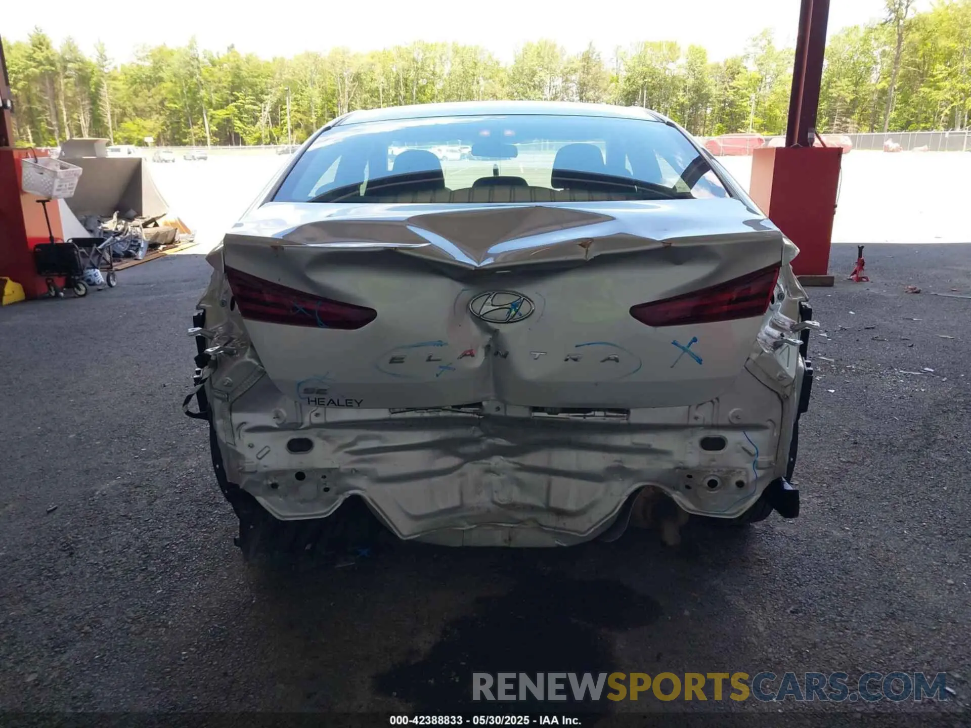 16 Photograph of a damaged car KMHD74LF2KU850109 HYUNDAI ELANTRA 2019