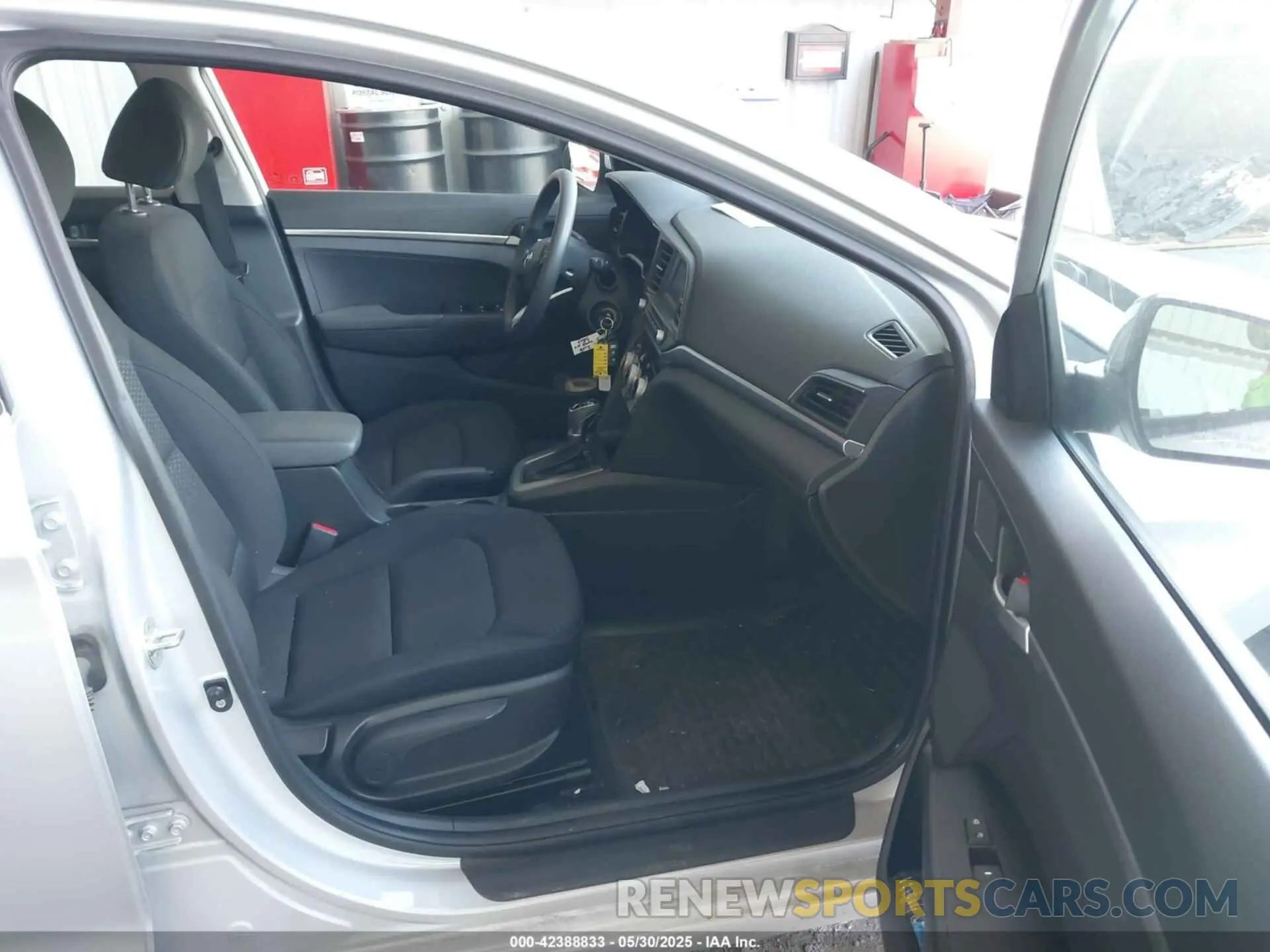5 Photograph of a damaged car KMHD74LF2KU850109 HYUNDAI ELANTRA 2019