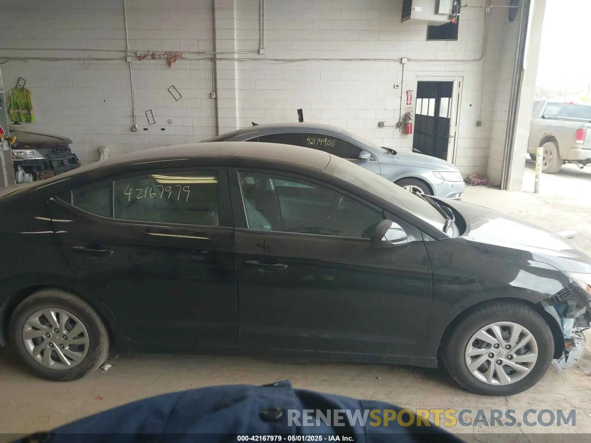 12 Photograph of a damaged car KMHD74LF3KU875231 HYUNDAI ELANTRA 2019