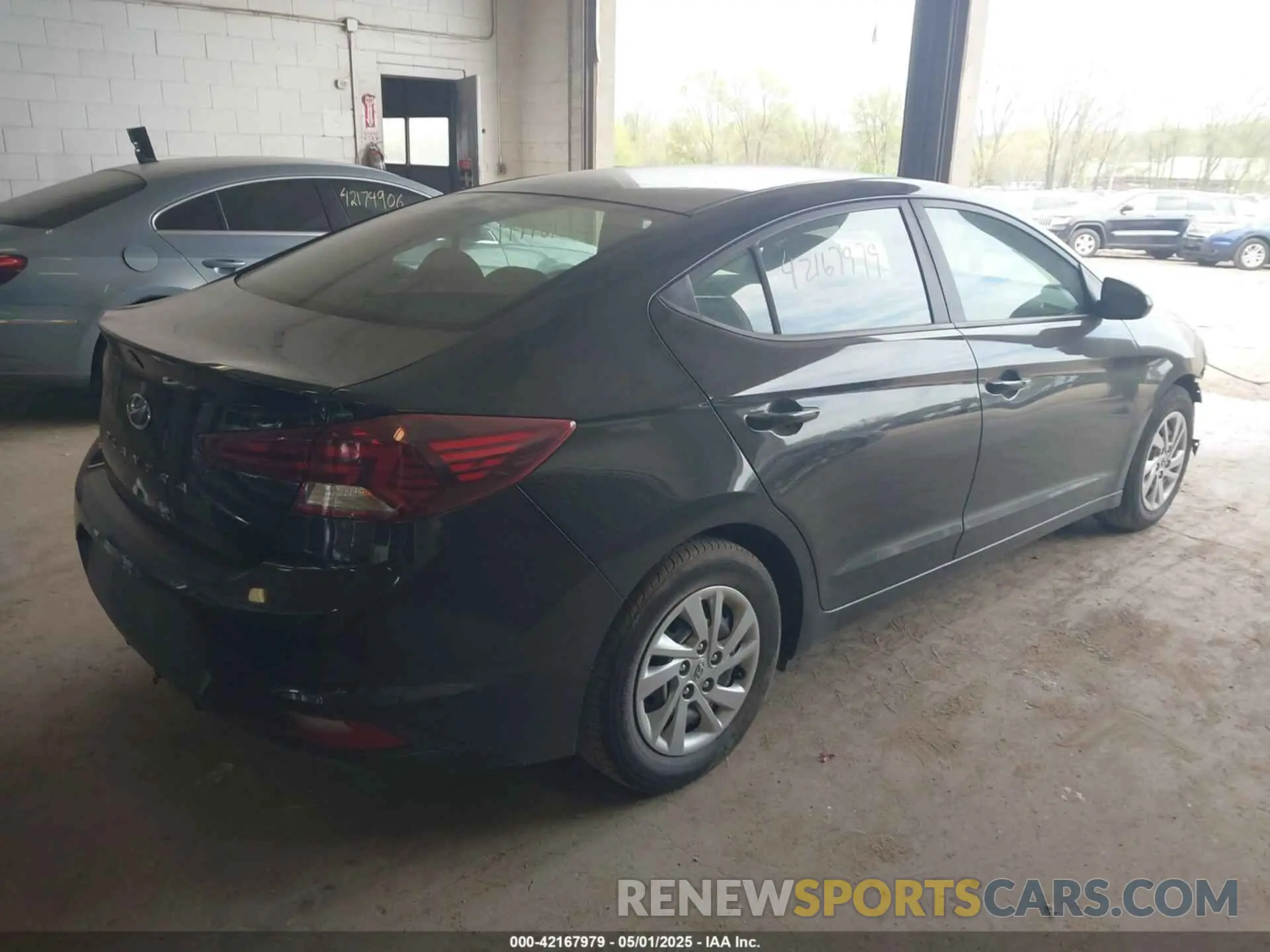 4 Photograph of a damaged car KMHD74LF3KU875231 HYUNDAI ELANTRA 2019