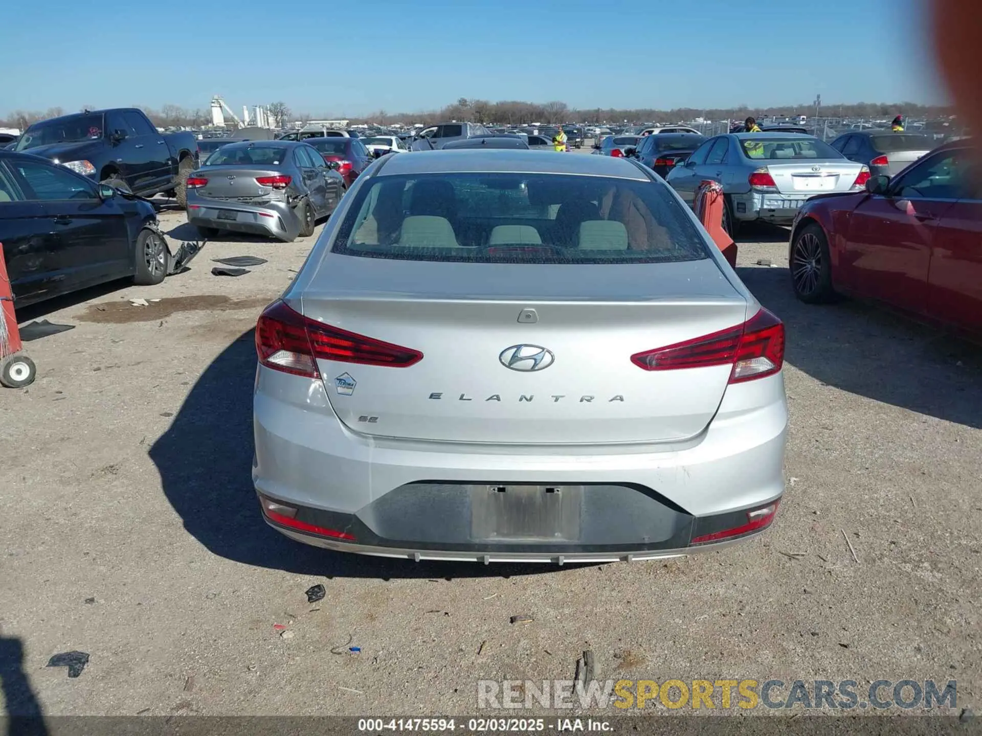 17 Photograph of a damaged car KMHD74LF4KU833263 HYUNDAI ELANTRA 2019