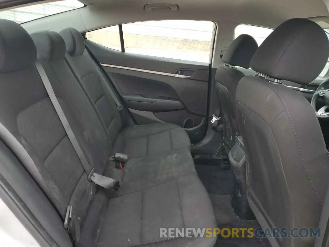 10 Photograph of a damaged car KMHD74LF5KU876557 HYUNDAI ELANTRA 2019
