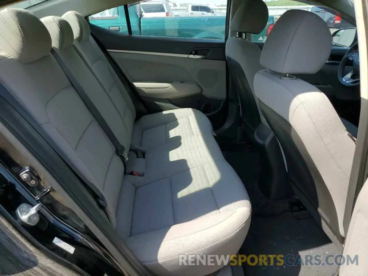 10 Photograph of a damaged car KMHD74LF6KU754094 HYUNDAI ELANTRA 2019
