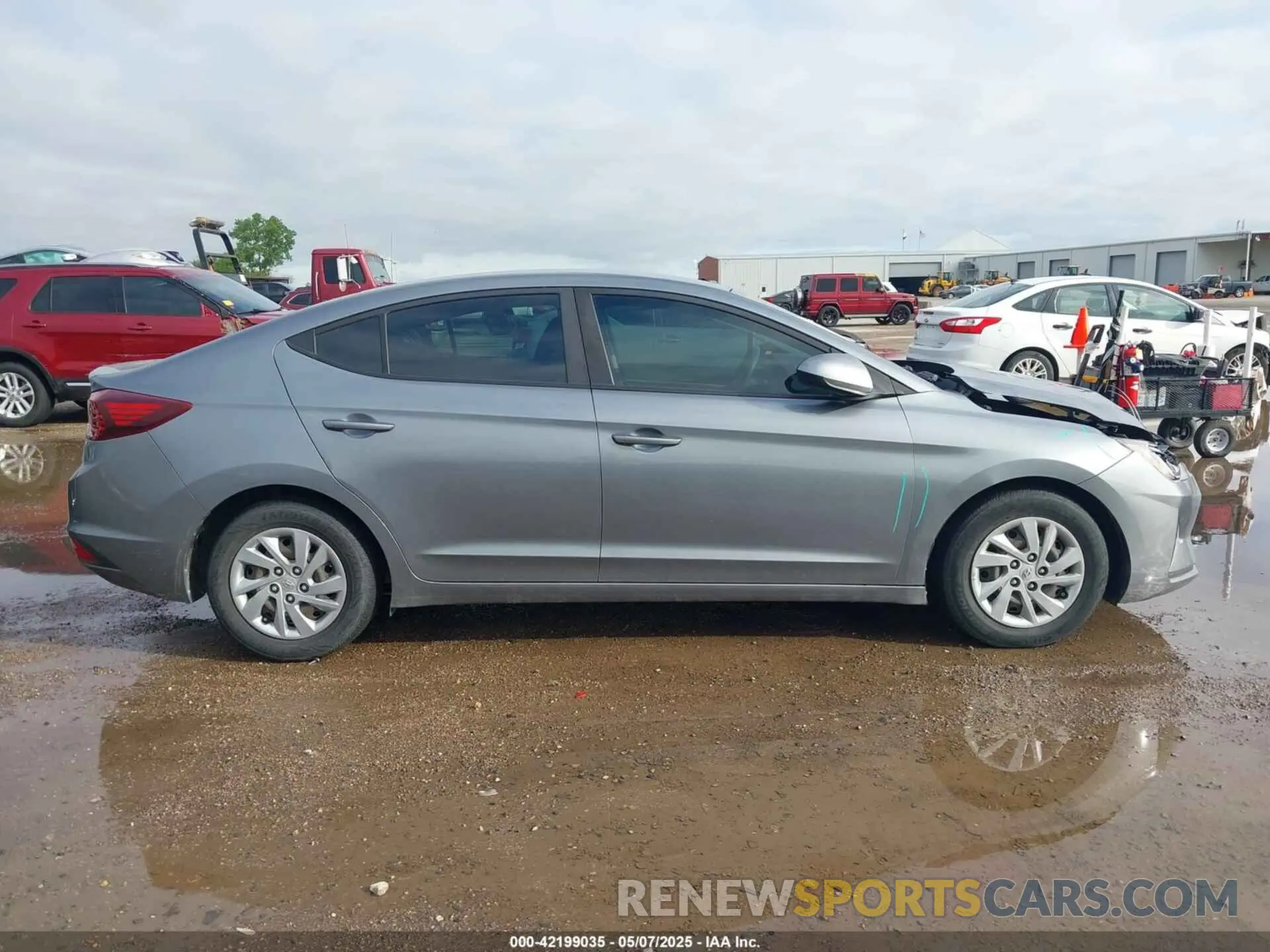 13 Photograph of a damaged car KMHD74LF6KU754418 HYUNDAI ELANTRA 2019
