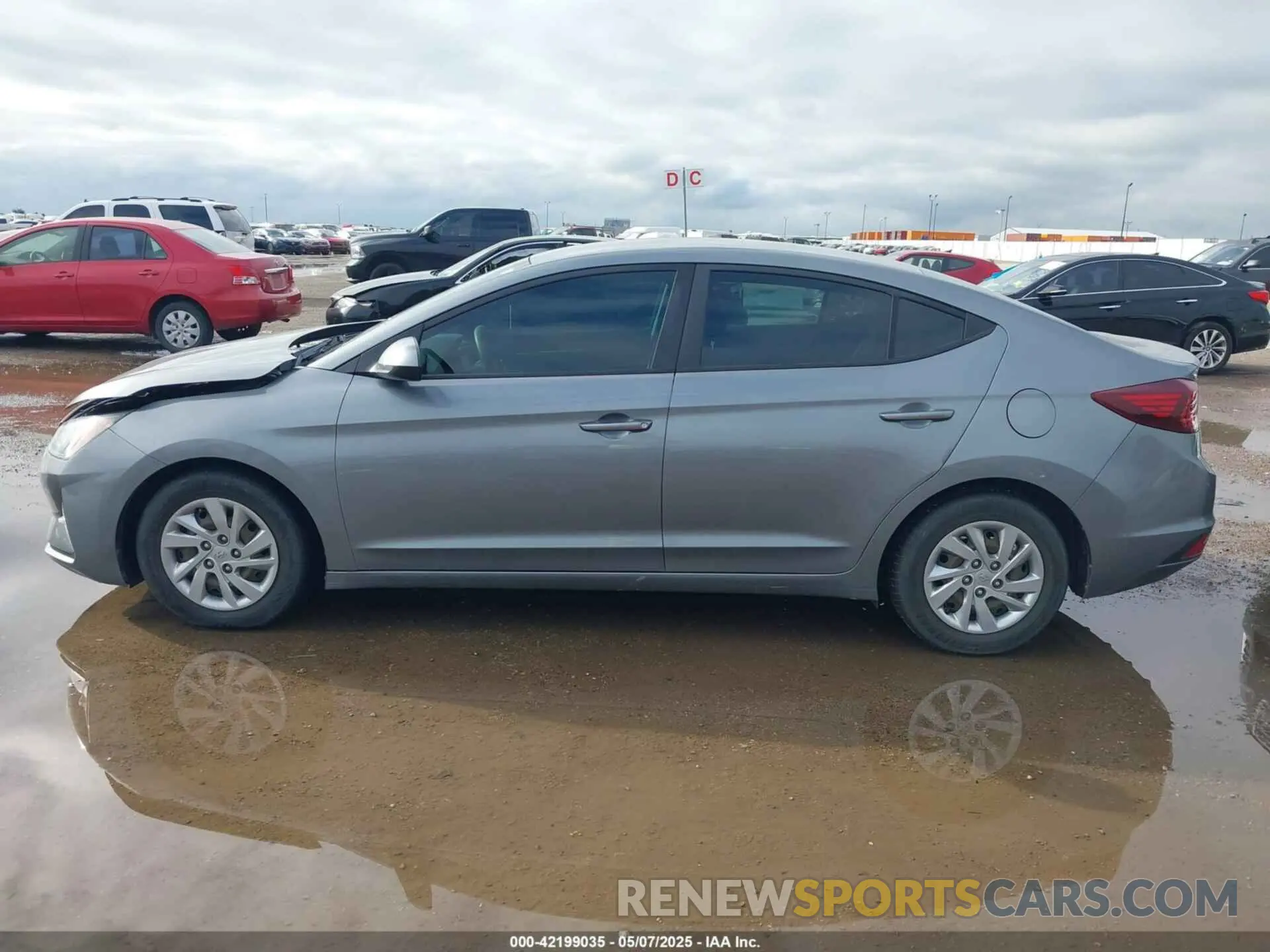 14 Photograph of a damaged car KMHD74LF6KU754418 HYUNDAI ELANTRA 2019