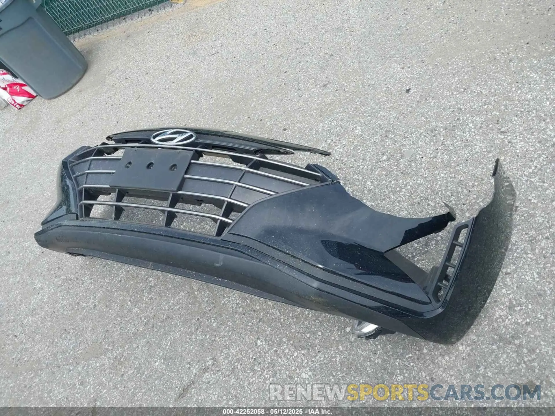 12 Photograph of a damaged car KMHD74LF6KU824385 HYUNDAI ELANTRA 2019