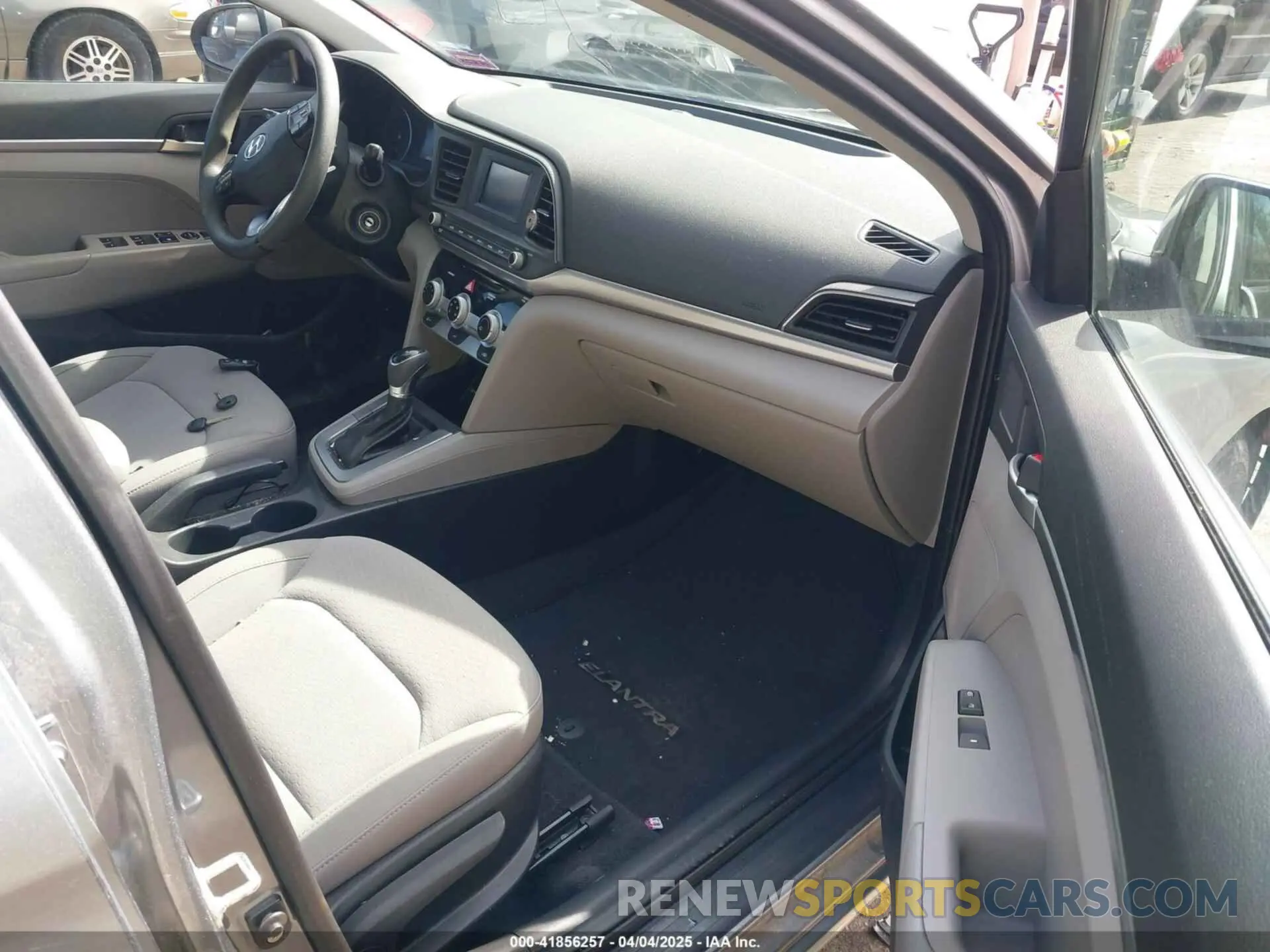 5 Photograph of a damaged car KMHD74LF7KU789081 HYUNDAI ELANTRA 2019