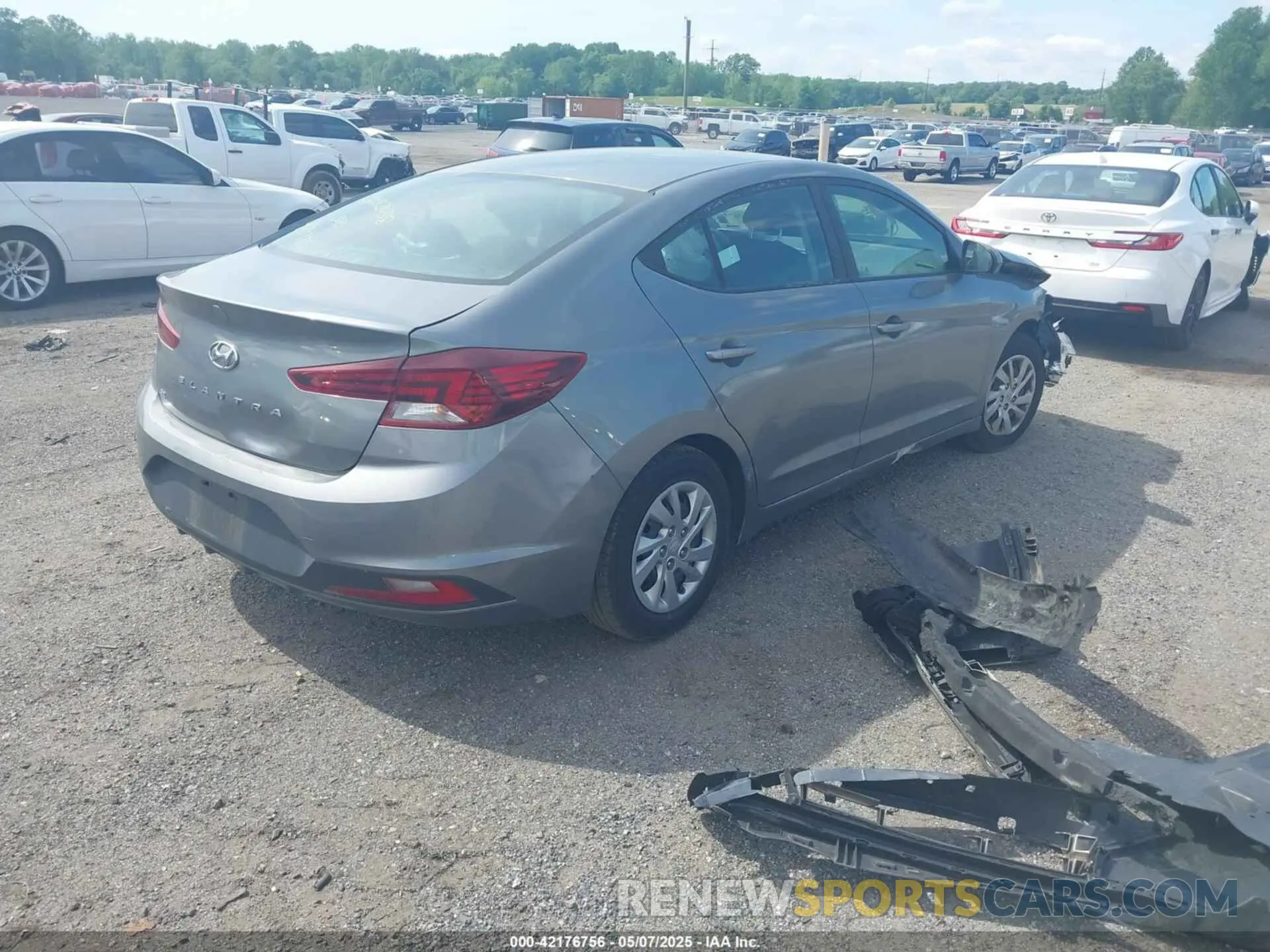 4 Photograph of a damaged car KMHD74LF7KU789713 HYUNDAI ELANTRA 2019