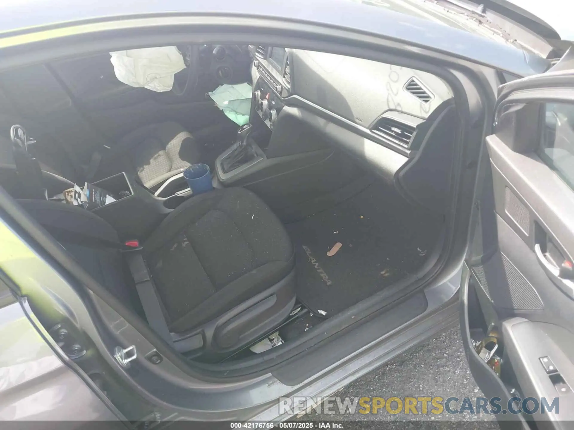 5 Photograph of a damaged car KMHD74LF7KU789713 HYUNDAI ELANTRA 2019