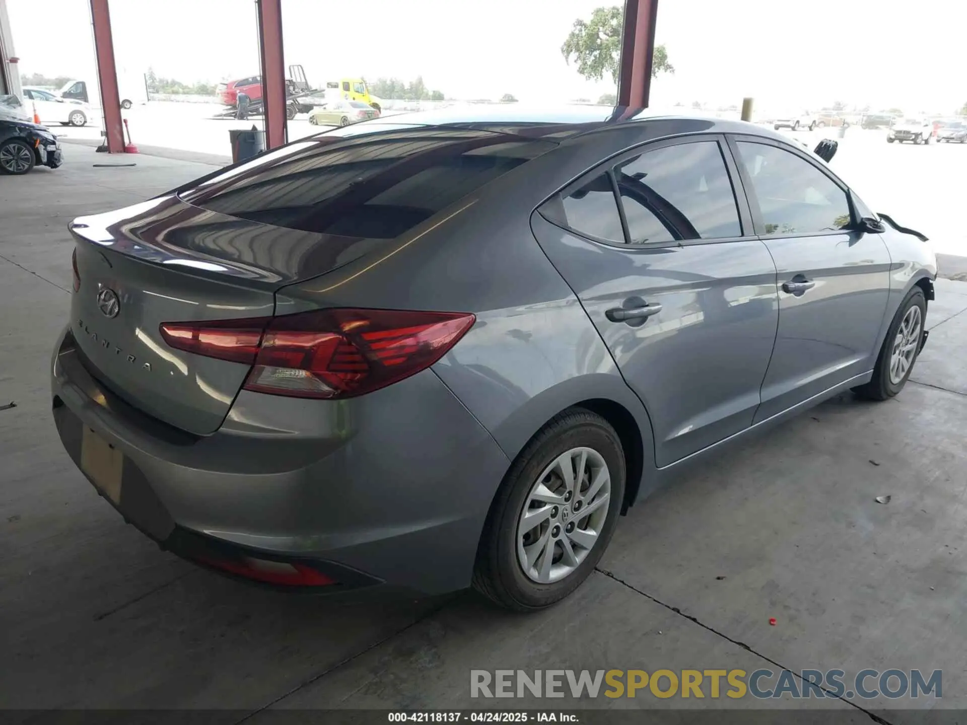 4 Photograph of a damaged car KMHD74LF7KU818921 HYUNDAI ELANTRA 2019