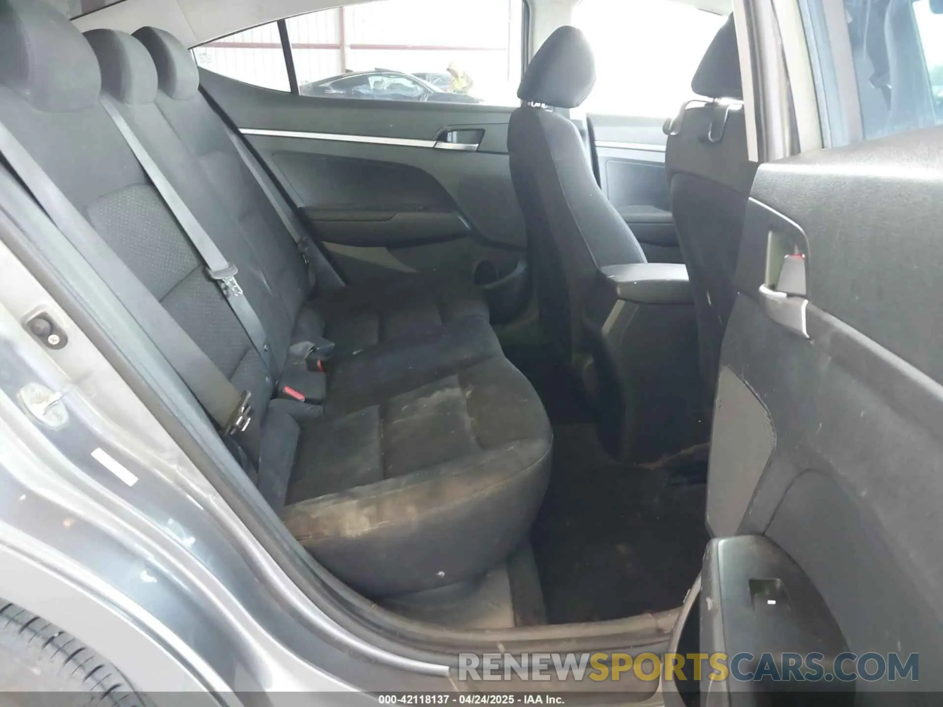 8 Photograph of a damaged car KMHD74LF7KU818921 HYUNDAI ELANTRA 2019