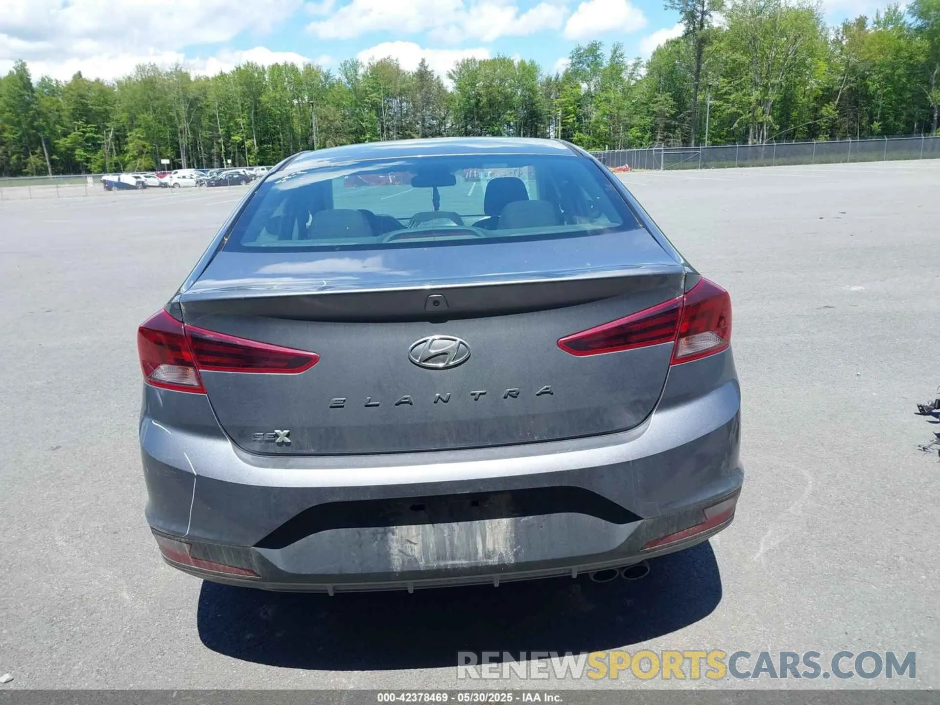 17 Photograph of a damaged car KMHD74LF8KU810164 HYUNDAI ELANTRA 2019