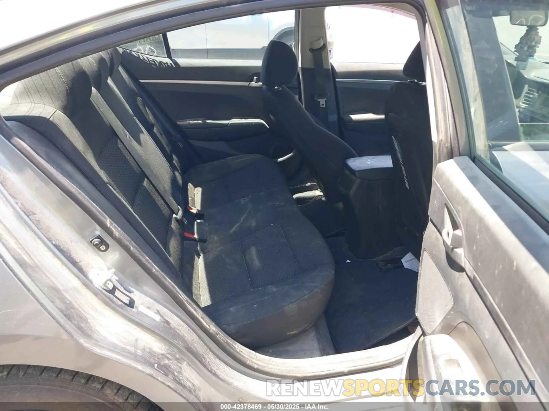 8 Photograph of a damaged car KMHD74LF8KU810164 HYUNDAI ELANTRA 2019