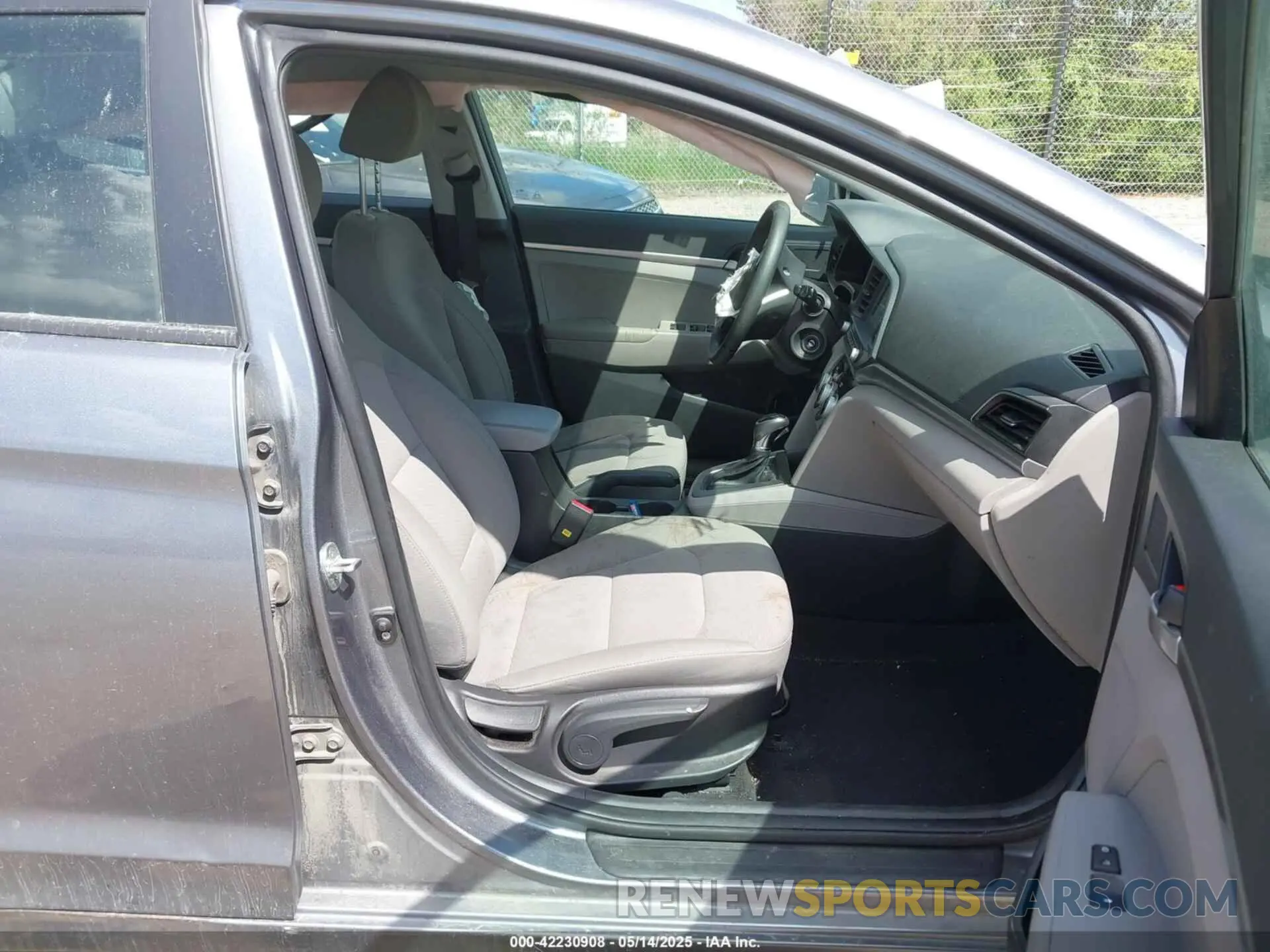 5 Photograph of a damaged car KMHD74LF8KU868713 HYUNDAI ELANTRA 2019