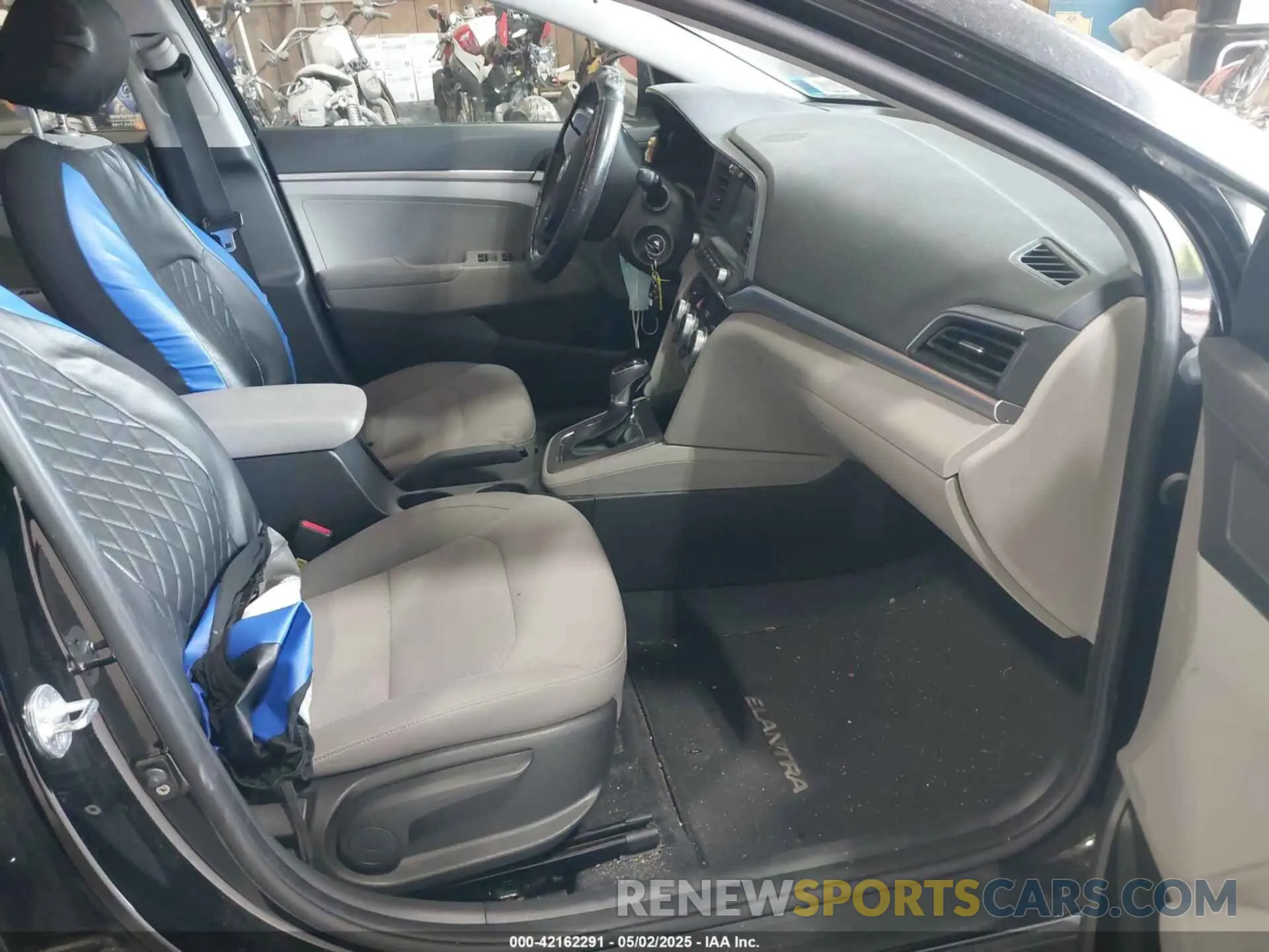 5 Photograph of a damaged car KMHD74LF8KU878755 HYUNDAI ELANTRA 2019