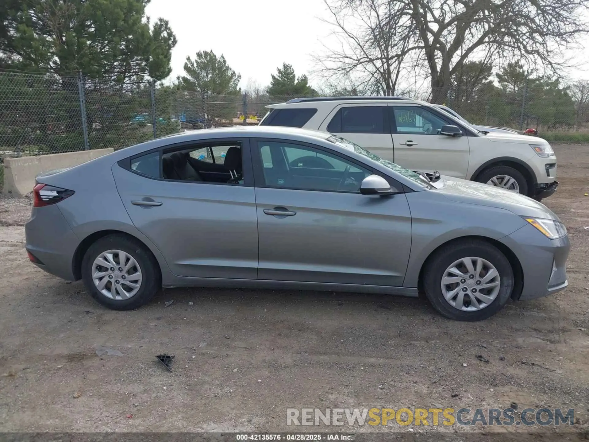 14 Photograph of a damaged car KMHD74LF9KU777191 HYUNDAI ELANTRA 2019