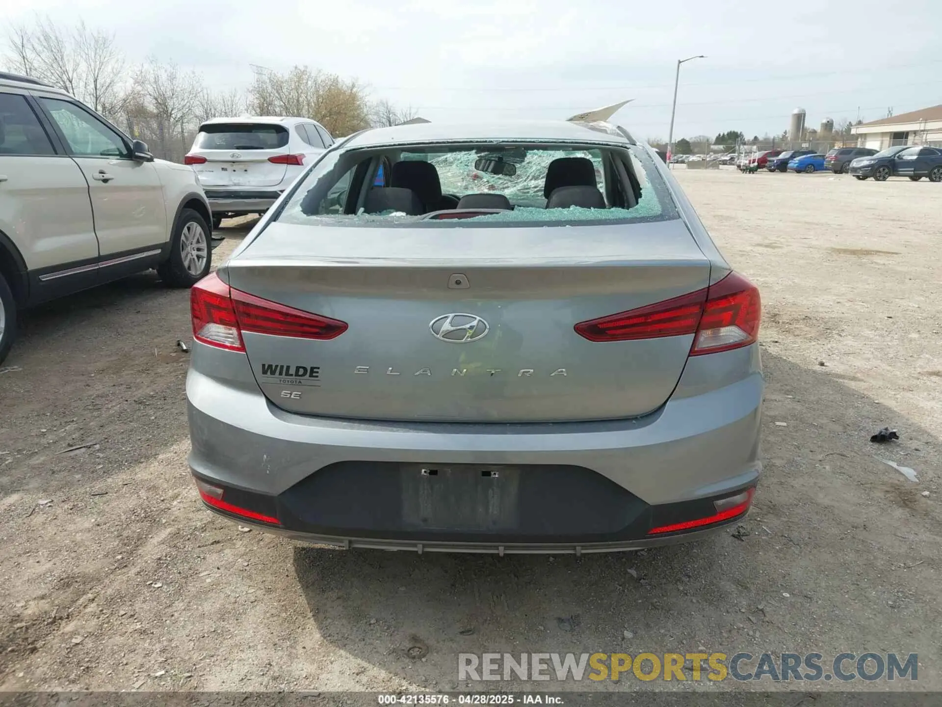 17 Photograph of a damaged car KMHD74LF9KU777191 HYUNDAI ELANTRA 2019