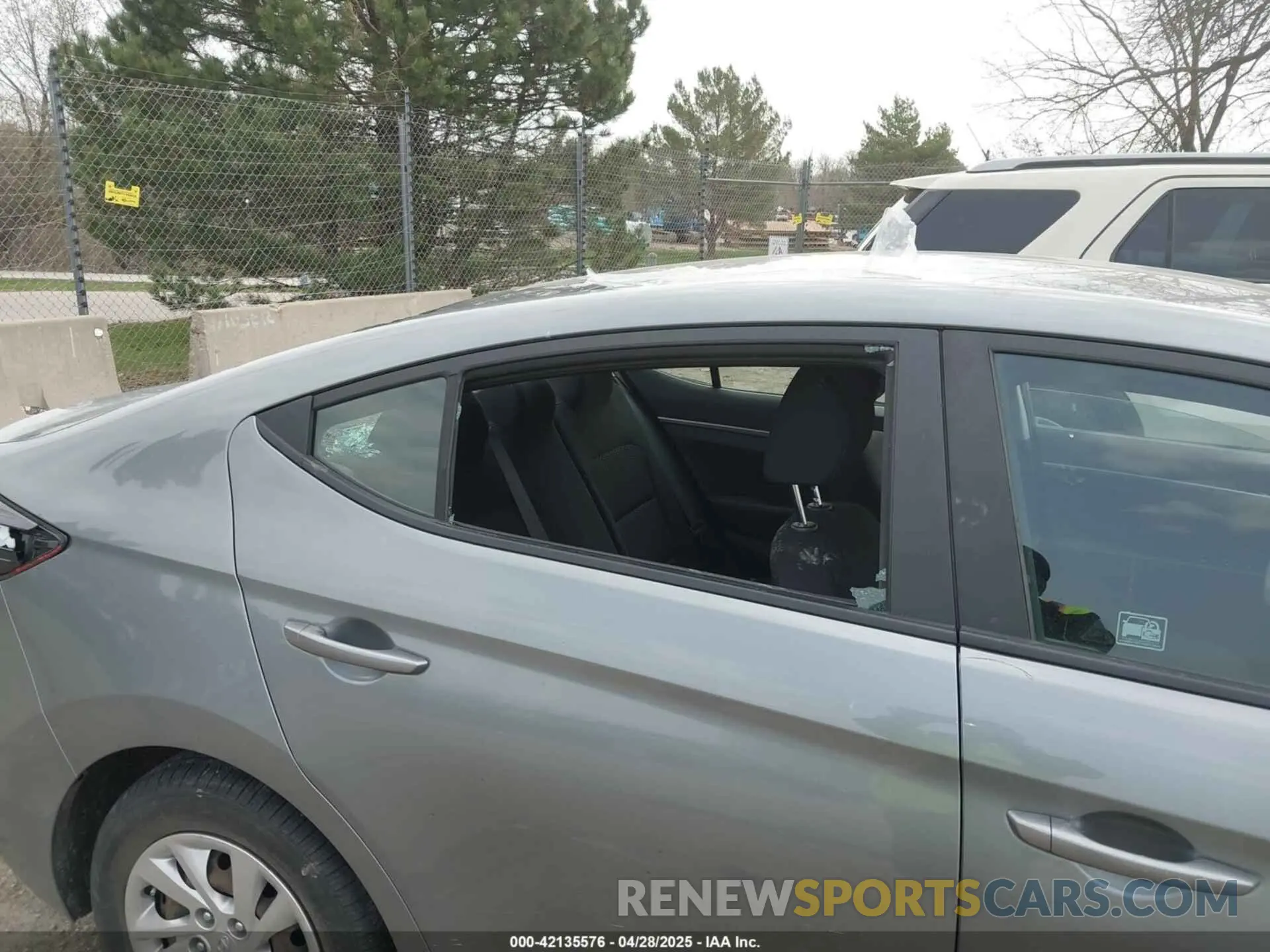 19 Photograph of a damaged car KMHD74LF9KU777191 HYUNDAI ELANTRA 2019