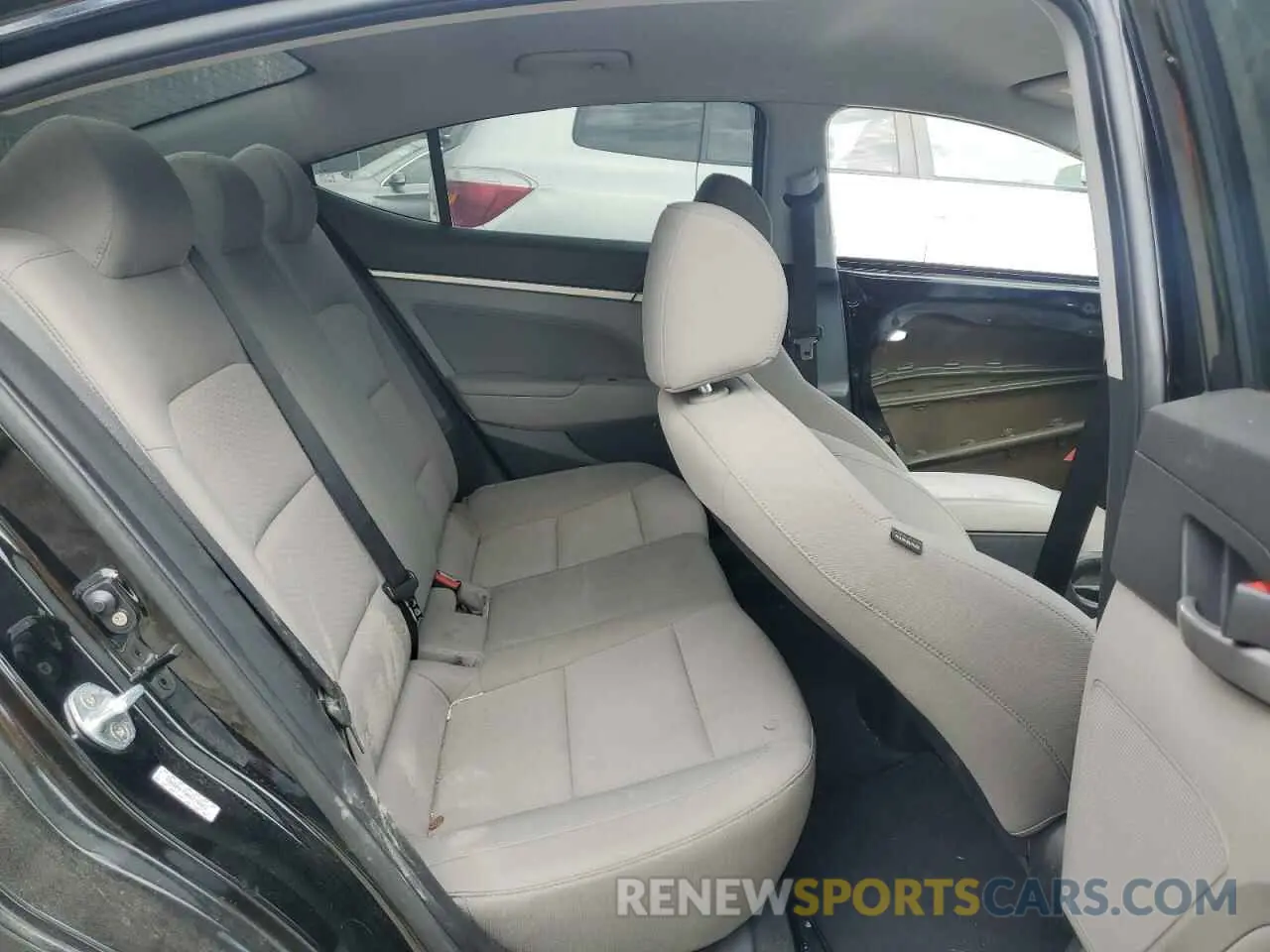 10 Photograph of a damaged car KMHD84LF0KU779361 HYUNDAI ELANTRA 2019