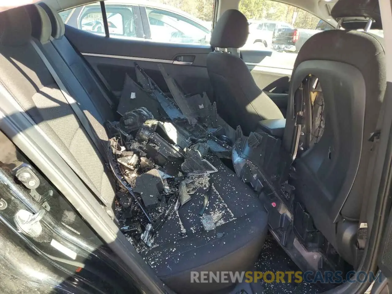 10 Photograph of a damaged car KMHD84LF0KU816375 HYUNDAI ELANTRA 2019