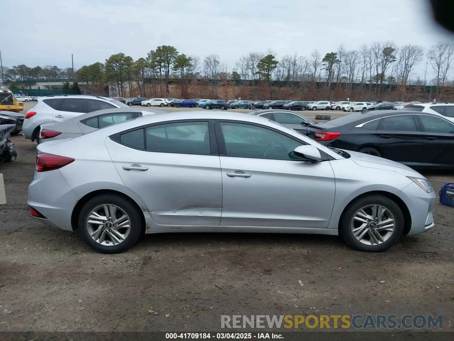 12 Photograph of a damaged car KMHD84LF1KU792720 HYUNDAI ELANTRA 2019