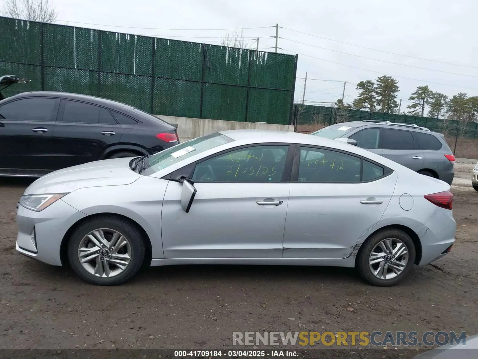 13 Photograph of a damaged car KMHD84LF1KU792720 HYUNDAI ELANTRA 2019