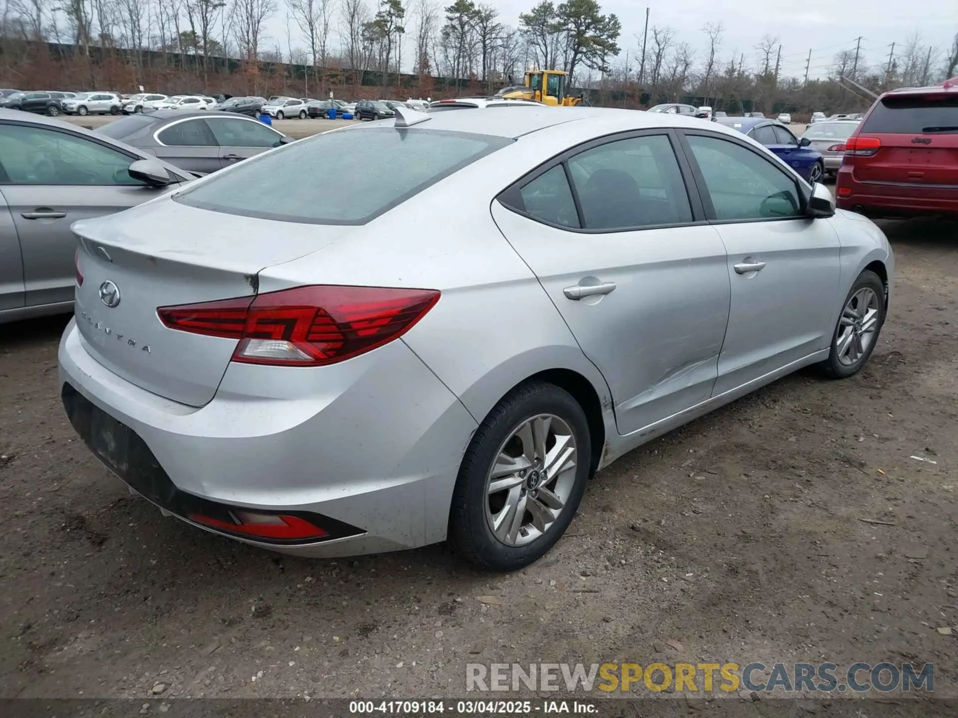 4 Photograph of a damaged car KMHD84LF1KU792720 HYUNDAI ELANTRA 2019