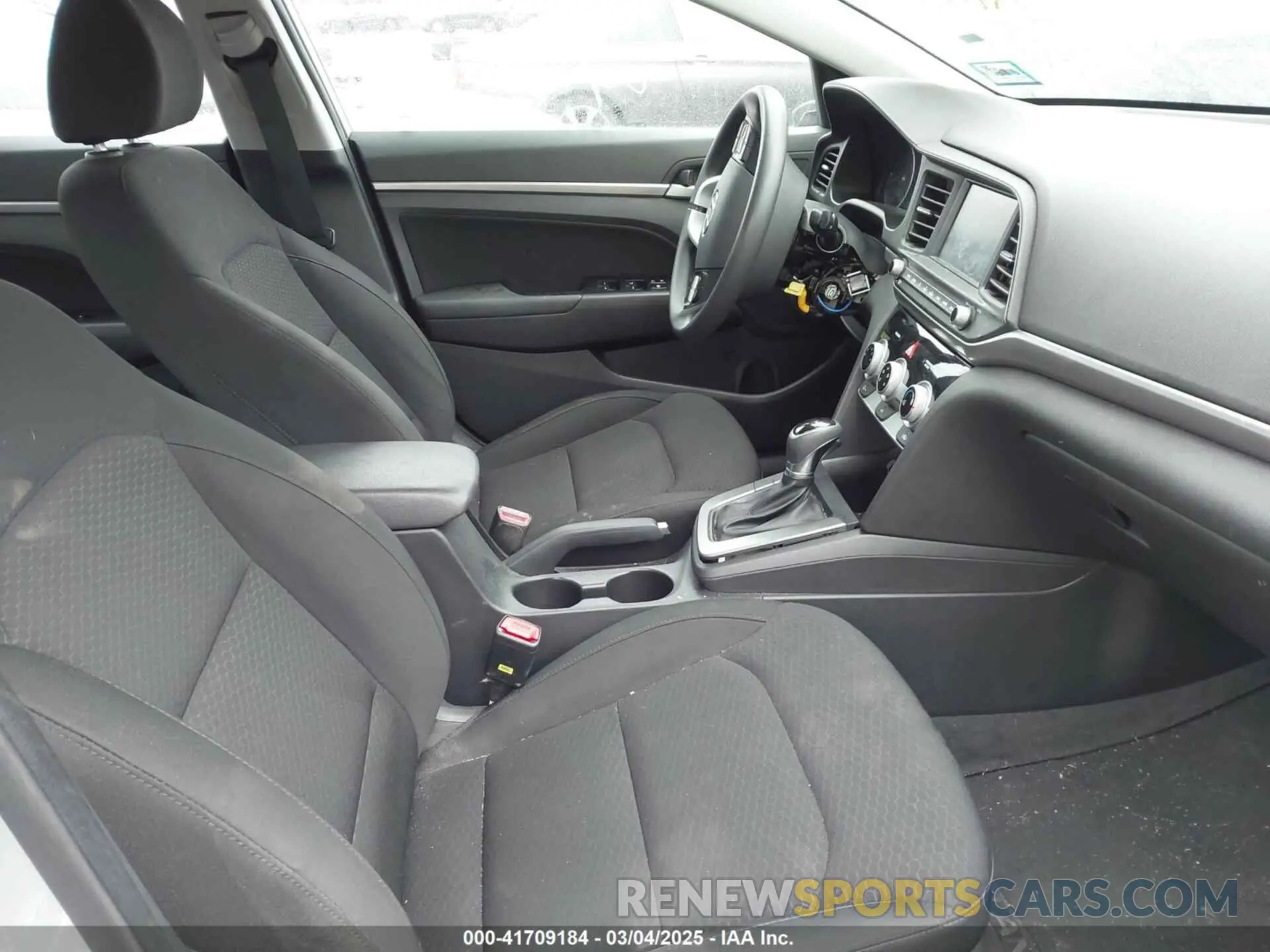 5 Photograph of a damaged car KMHD84LF1KU792720 HYUNDAI ELANTRA 2019