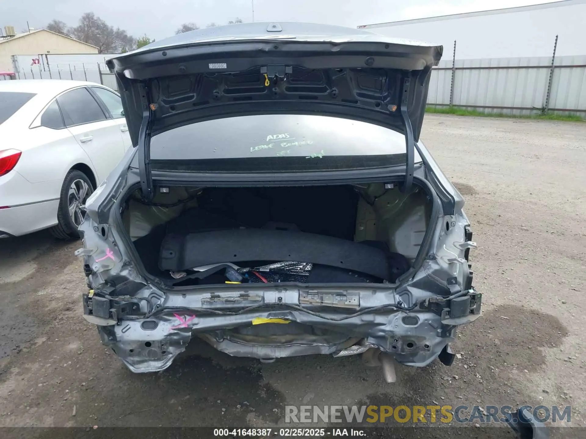 17 Photograph of a damaged car KMHD84LF1KU816854 HYUNDAI ELANTRA 2019