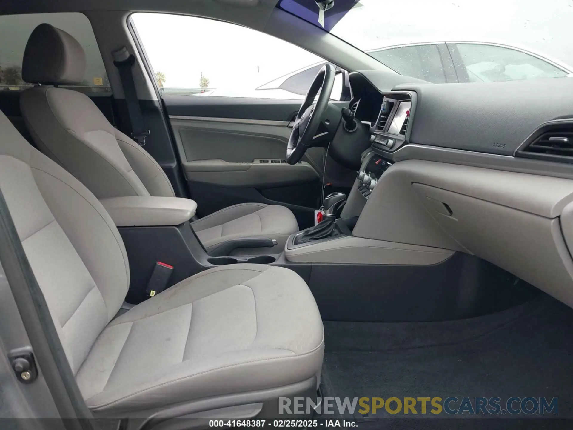 5 Photograph of a damaged car KMHD84LF1KU816854 HYUNDAI ELANTRA 2019
