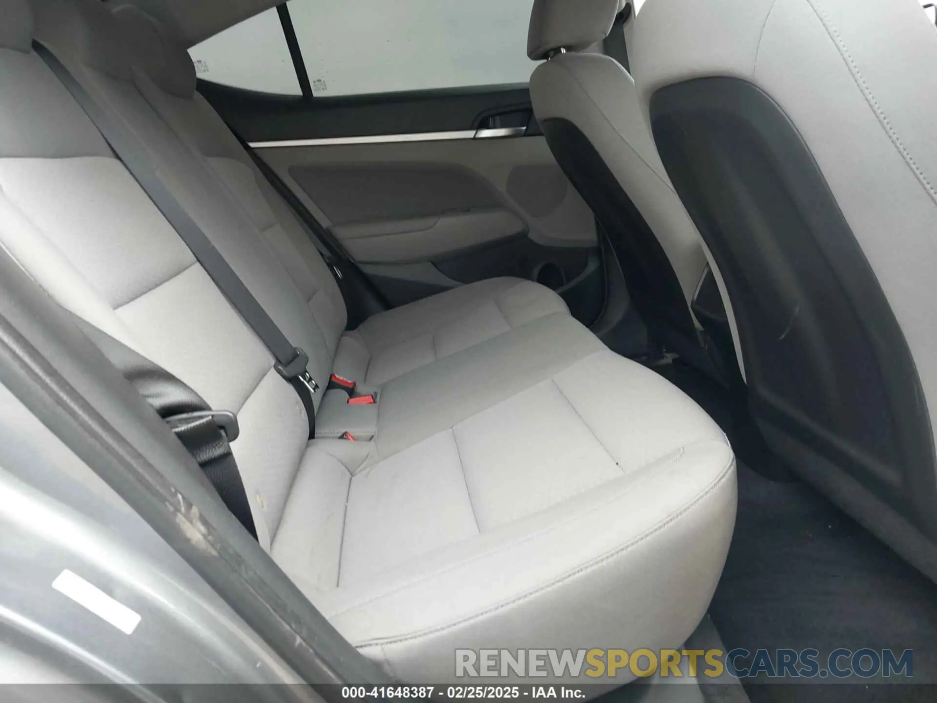 8 Photograph of a damaged car KMHD84LF1KU816854 HYUNDAI ELANTRA 2019
