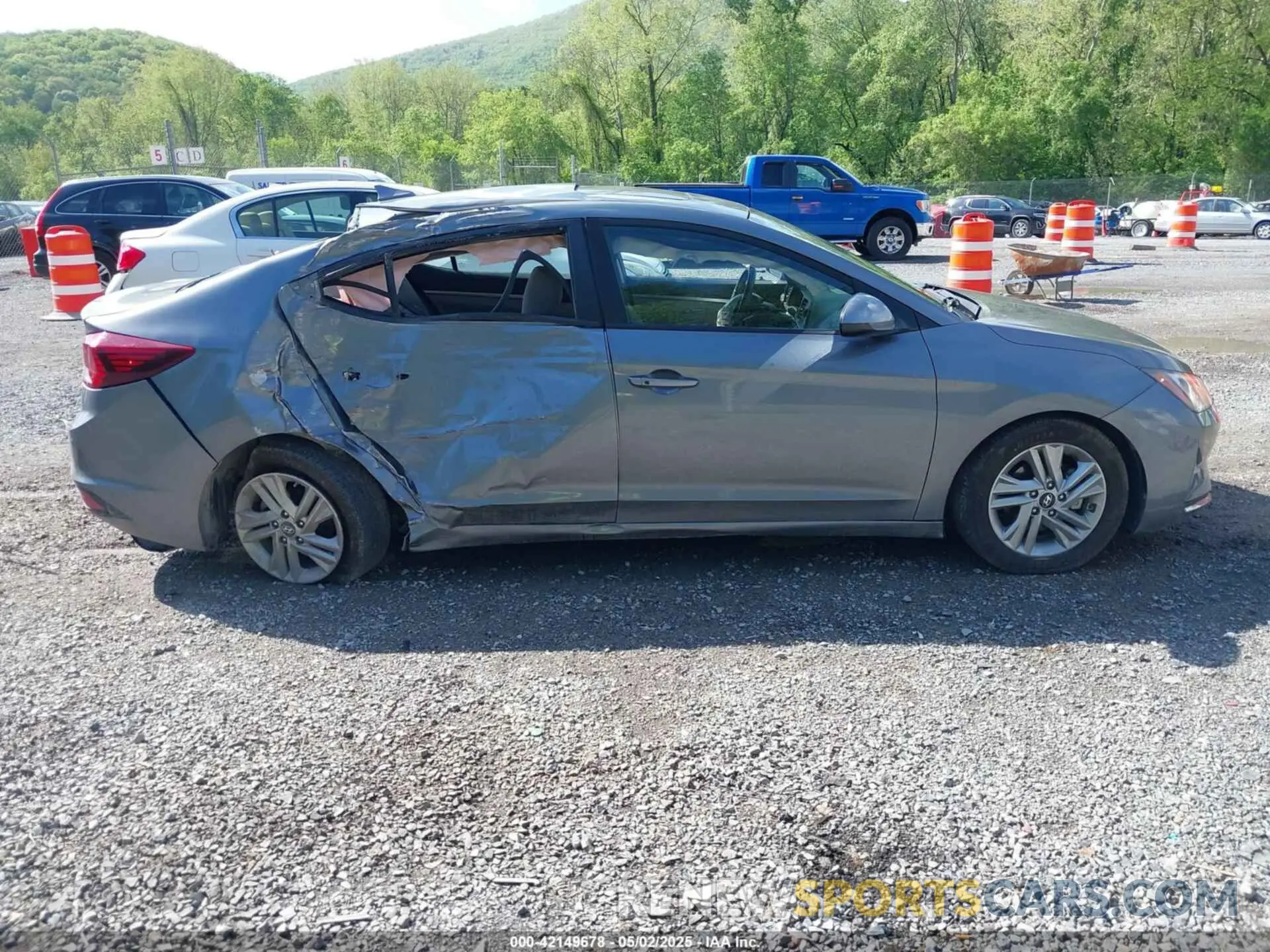 13 Photograph of a damaged car KMHD84LF1KU818927 HYUNDAI ELANTRA 2019