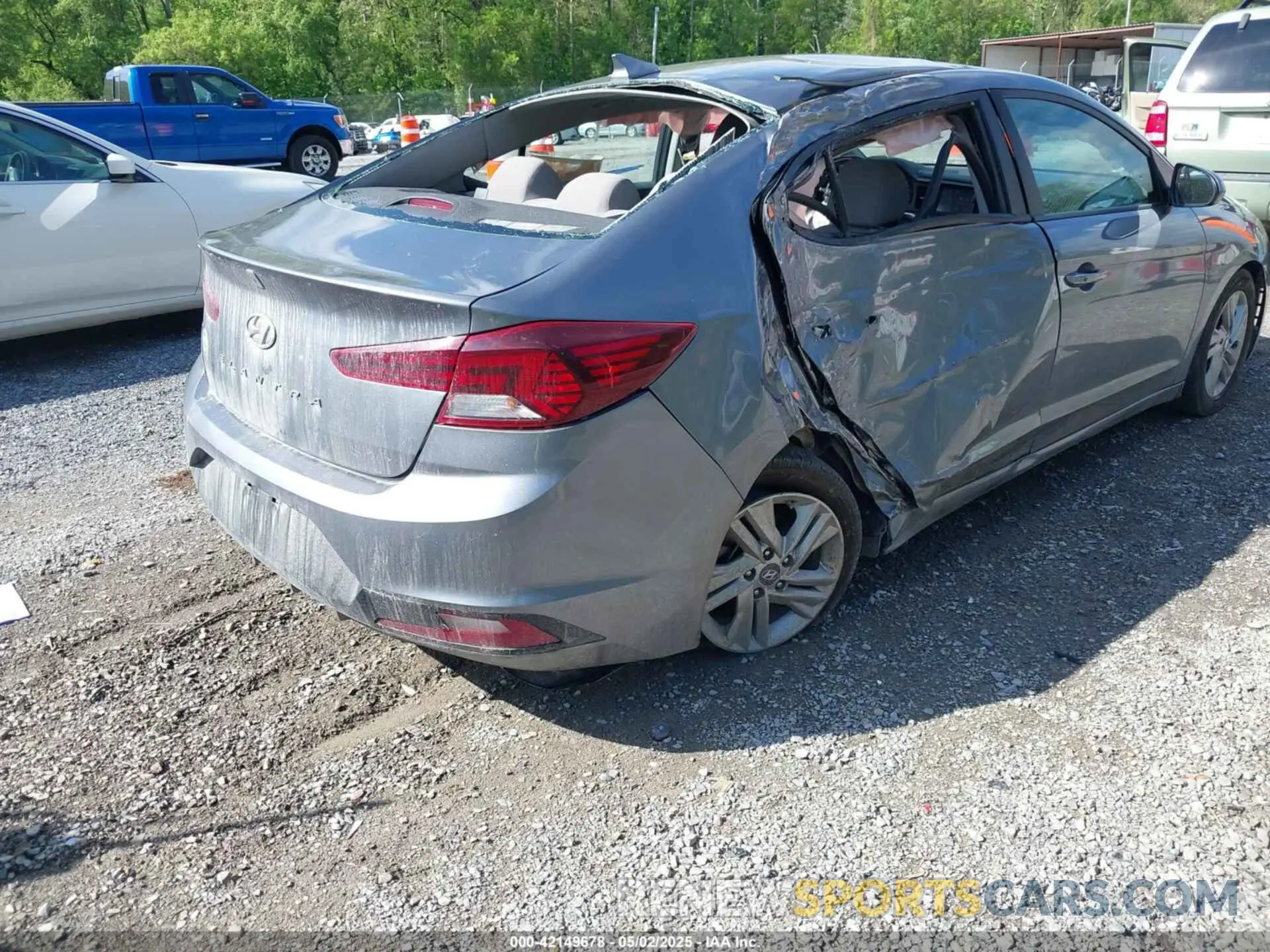 4 Photograph of a damaged car KMHD84LF1KU818927 HYUNDAI ELANTRA 2019